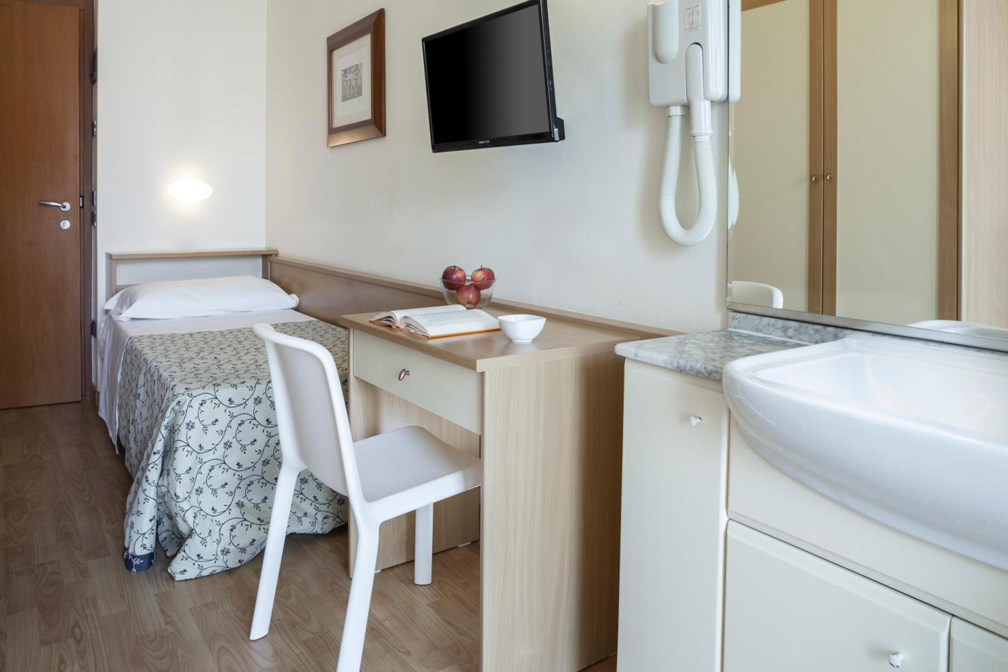 Single Room,1649922845:JPEG