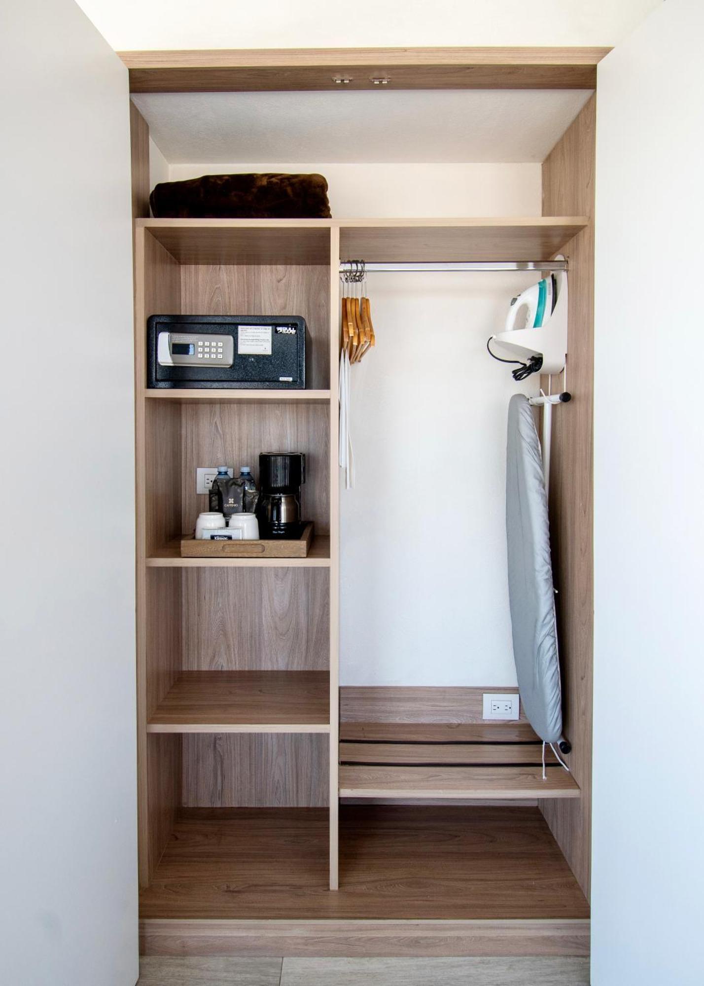 Twin Room,1650009640:JPEG