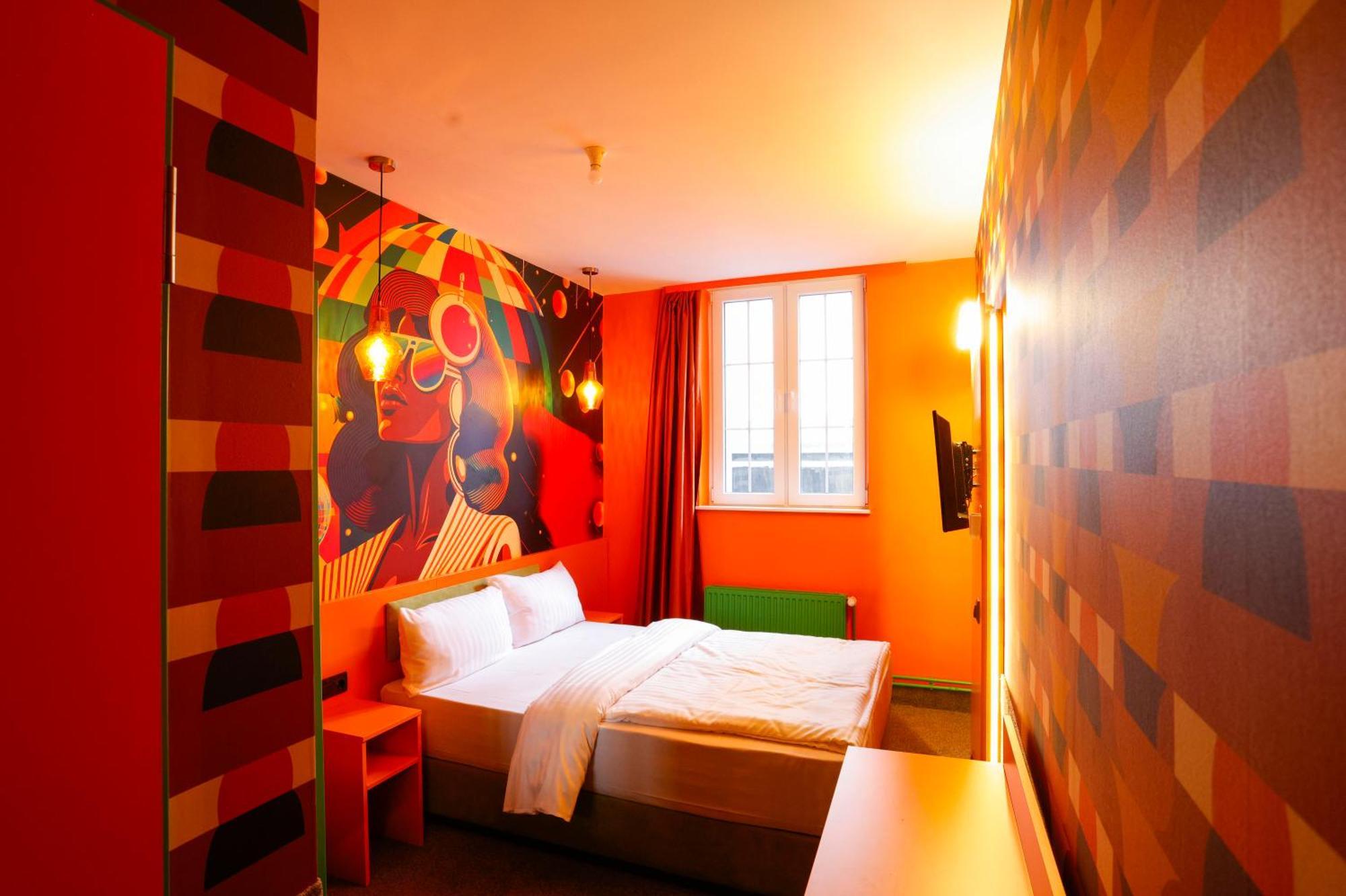 Double Room,1650265586:JPEG