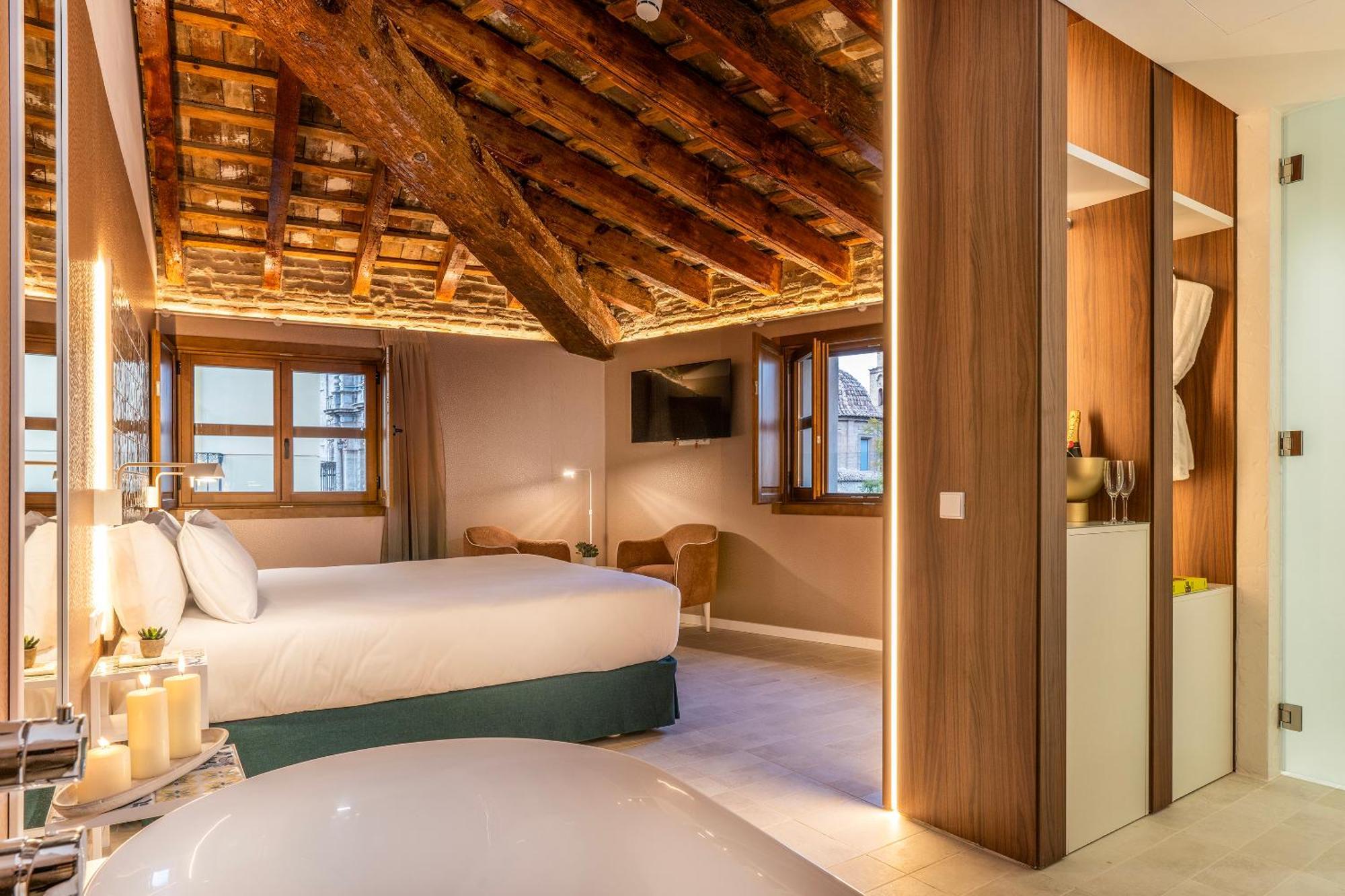 Junior Suite,1650859577:JPEG
