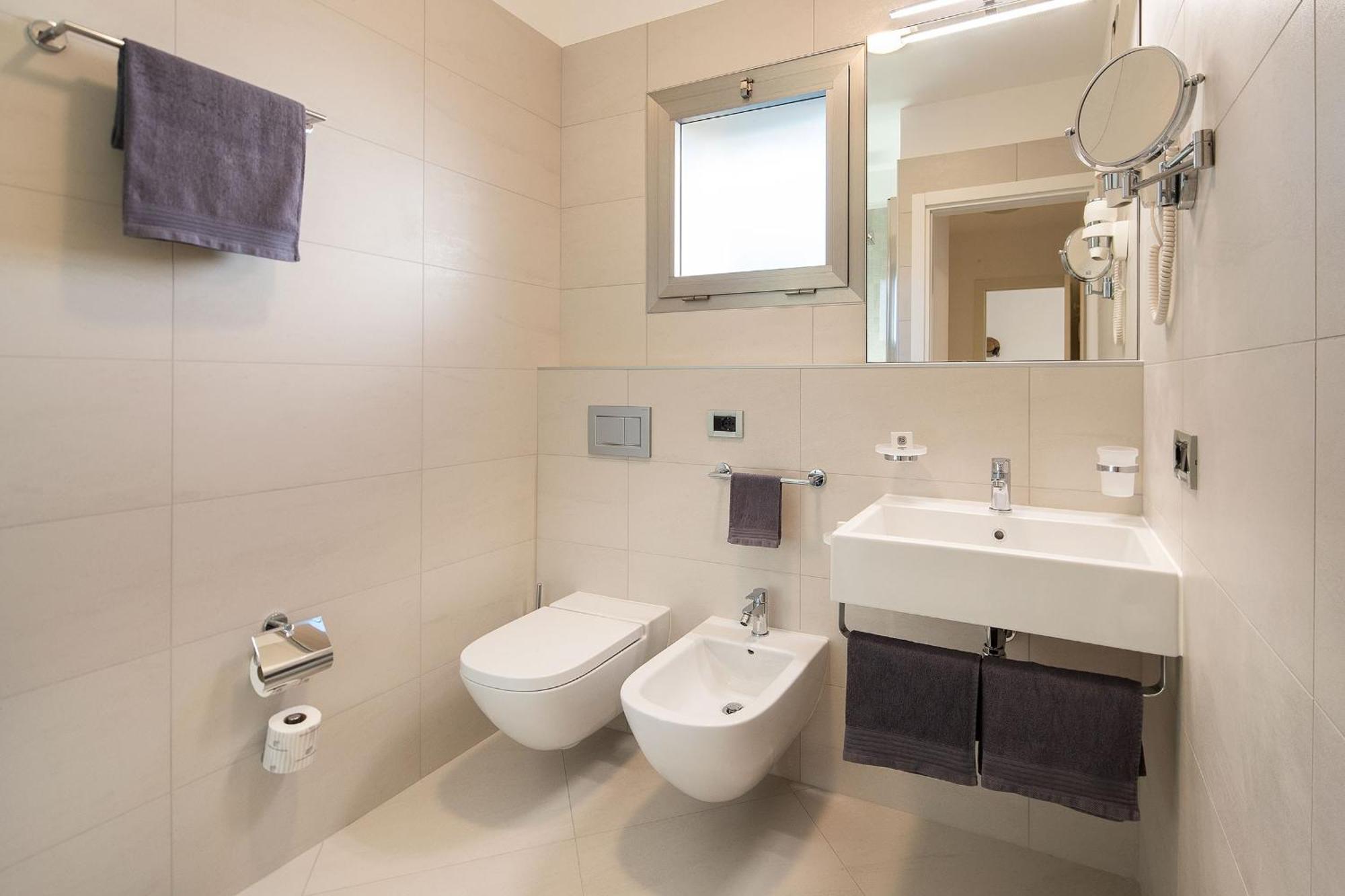 Deluxe Two-Bedroom Apartment