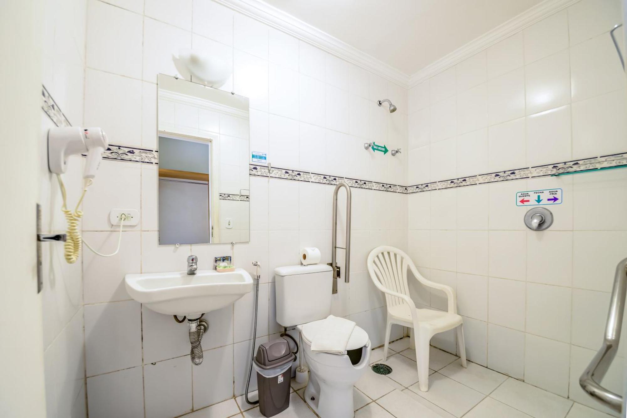 Quarto com Cama King-size - Acessível para Hóspedes com Mobilidade Reduzida
