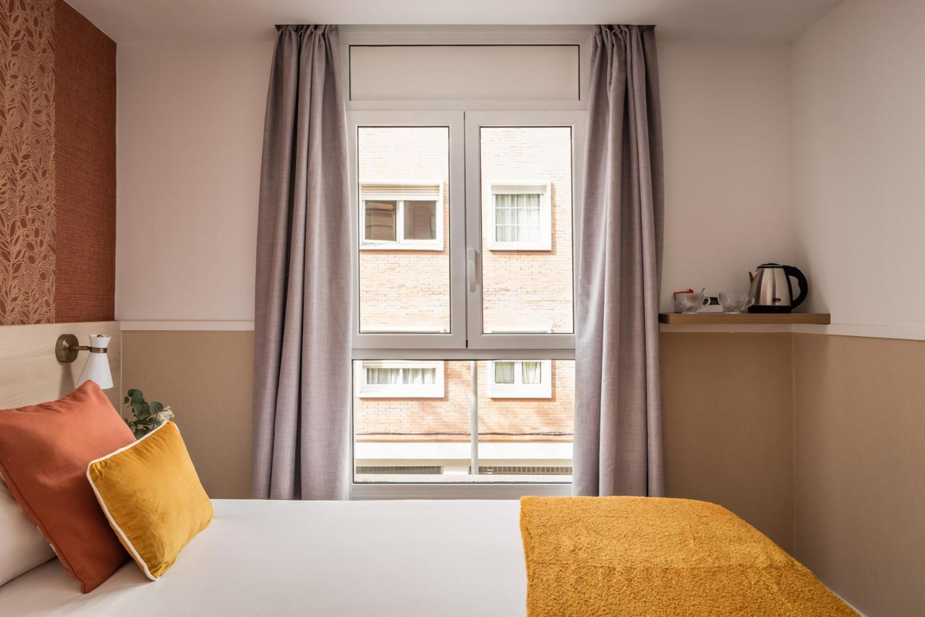 Double Room,1651745554:JPEG