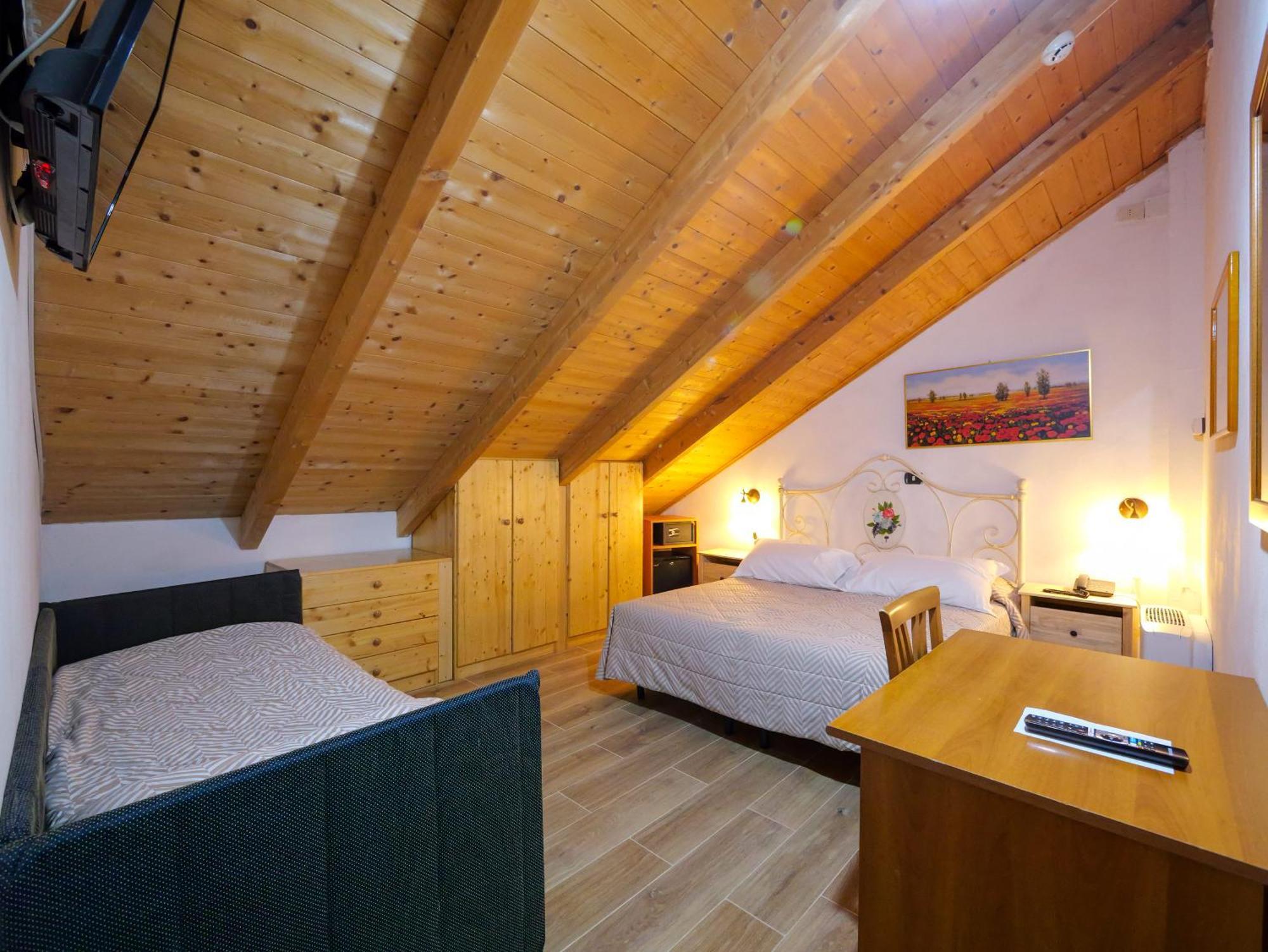 Triple Room,1651761151:JPEG
