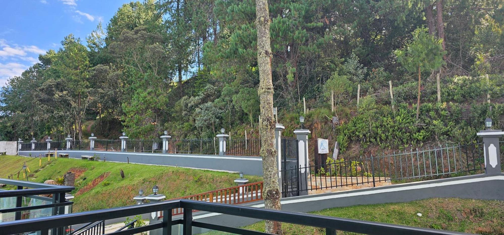 Suíte com Vista do Jardim