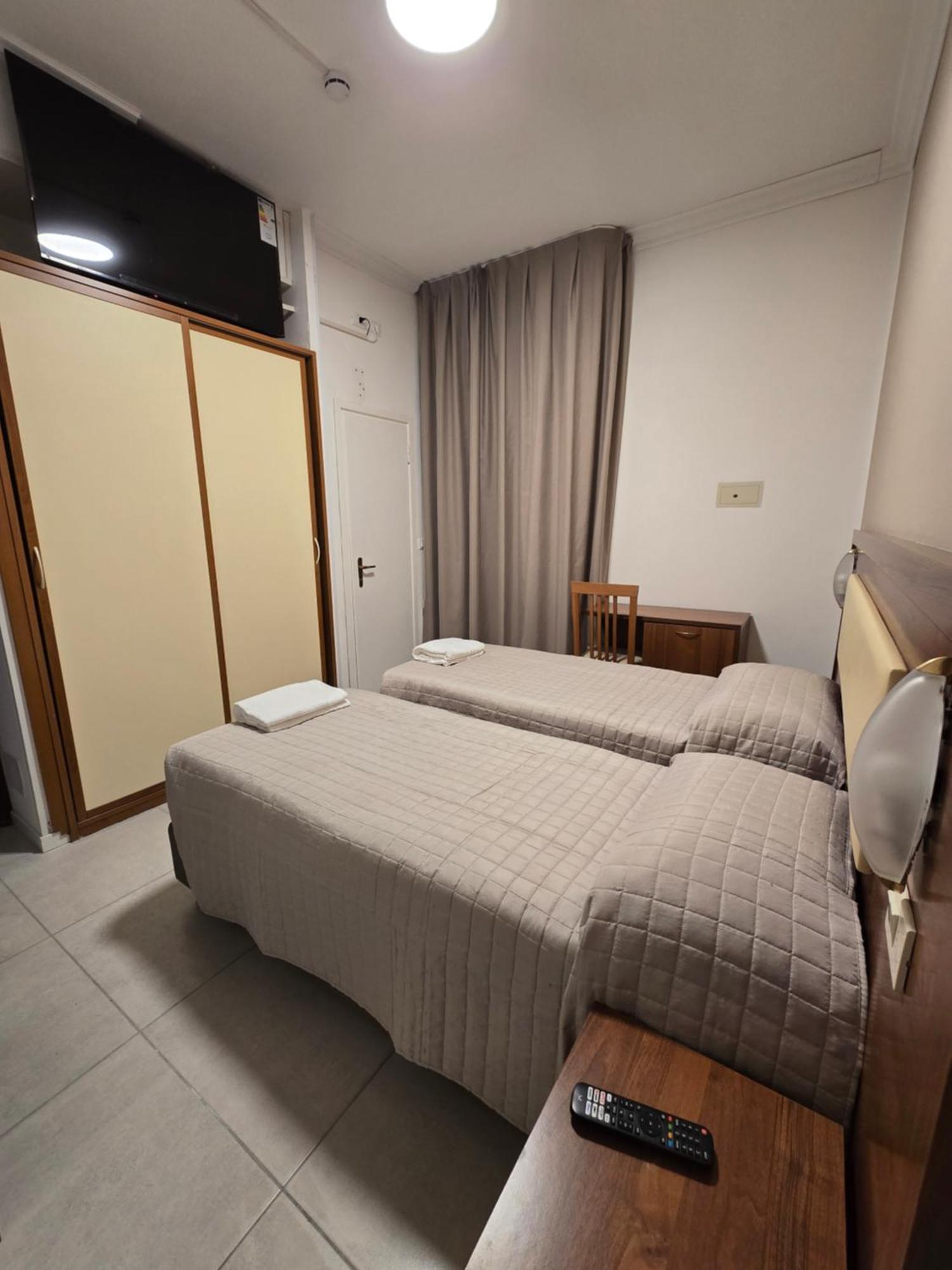 Twin Room,1653073576:JPEG