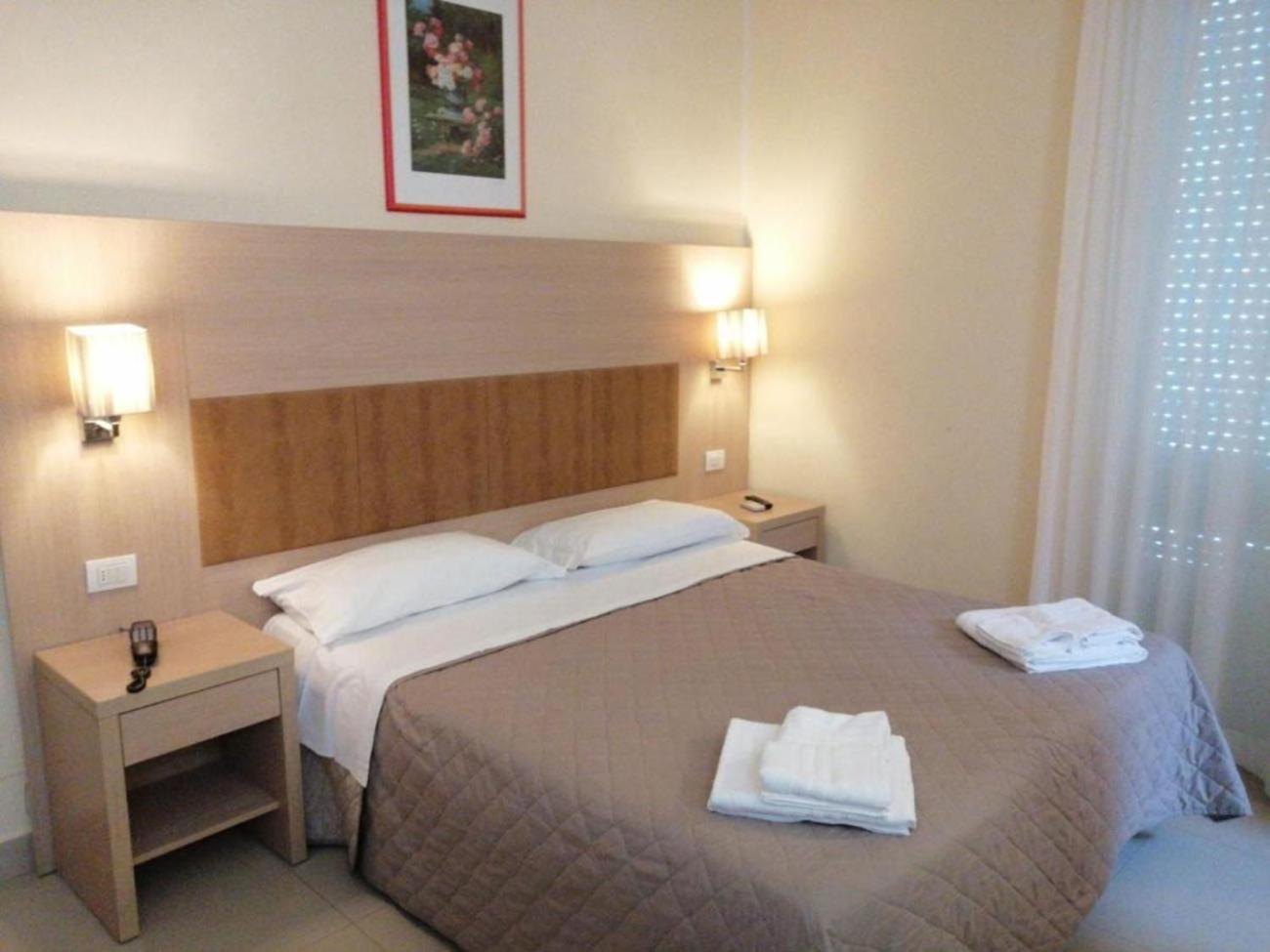 Large Double or Twin Room
