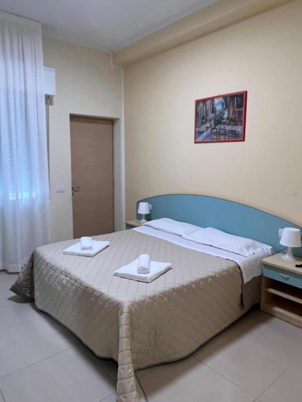 Large Double or Twin Room