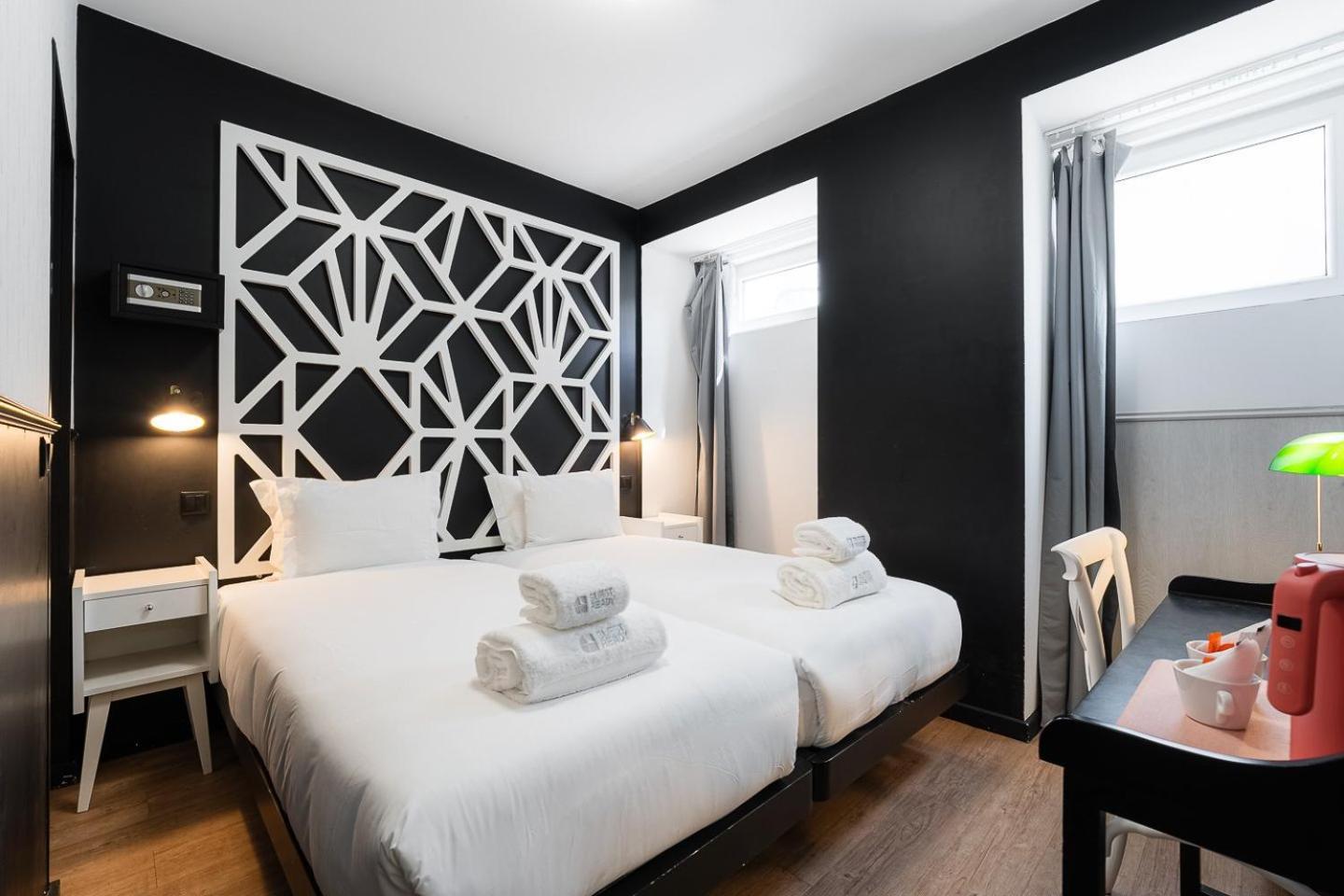 Standard Twin Room,1654204689:JPEG
