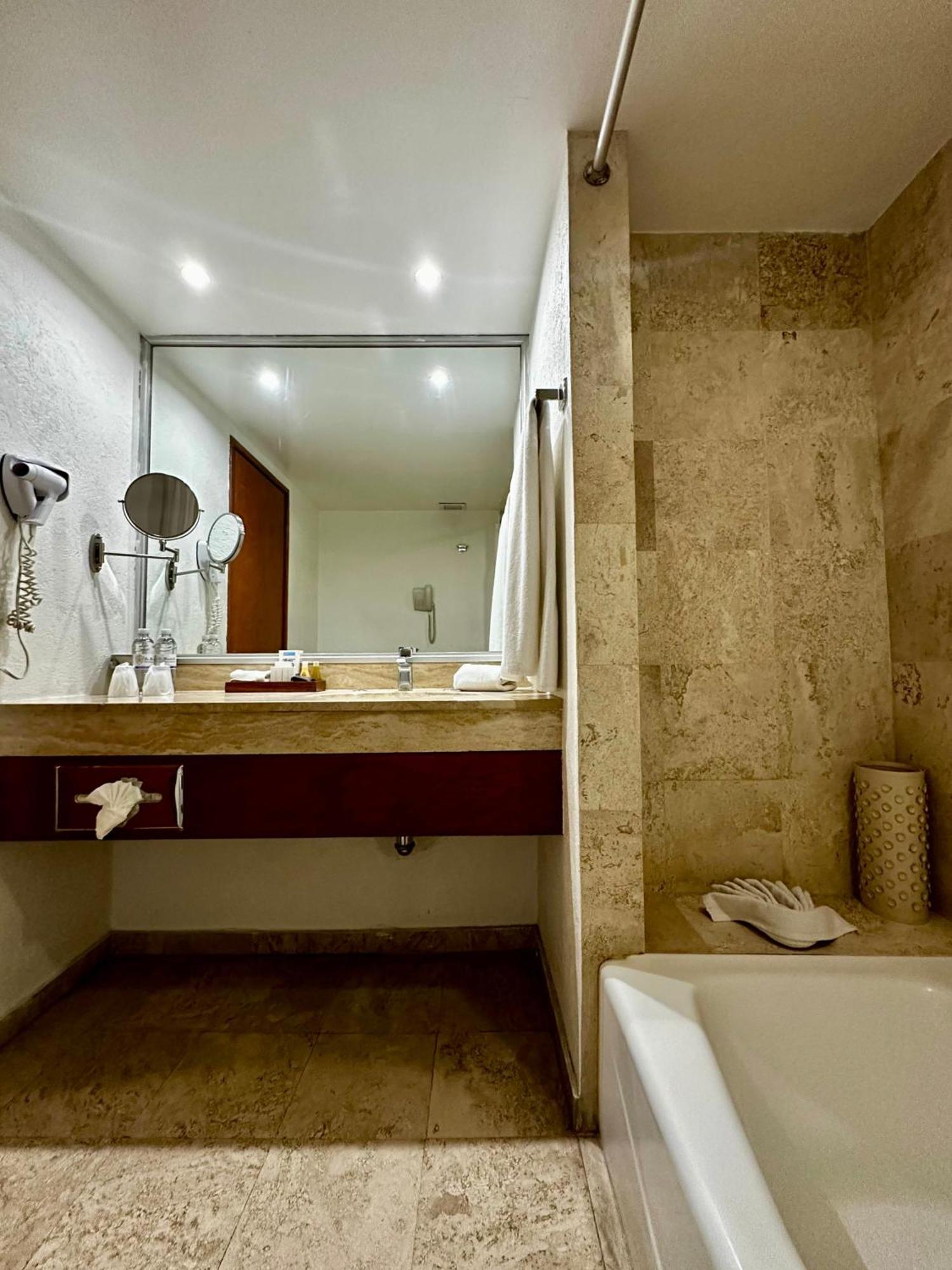 Junior Suite,1654255729:JPEG