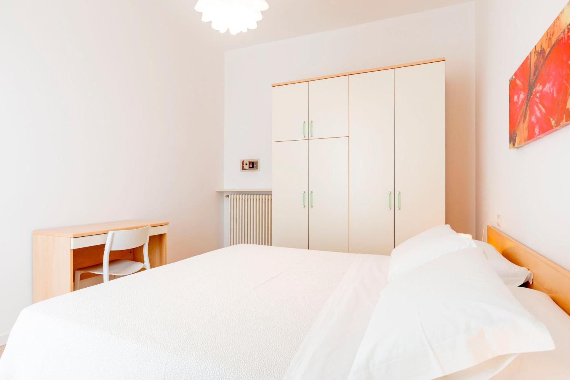 One-Bedroom Apartment Balcony,1655274725:JPEG