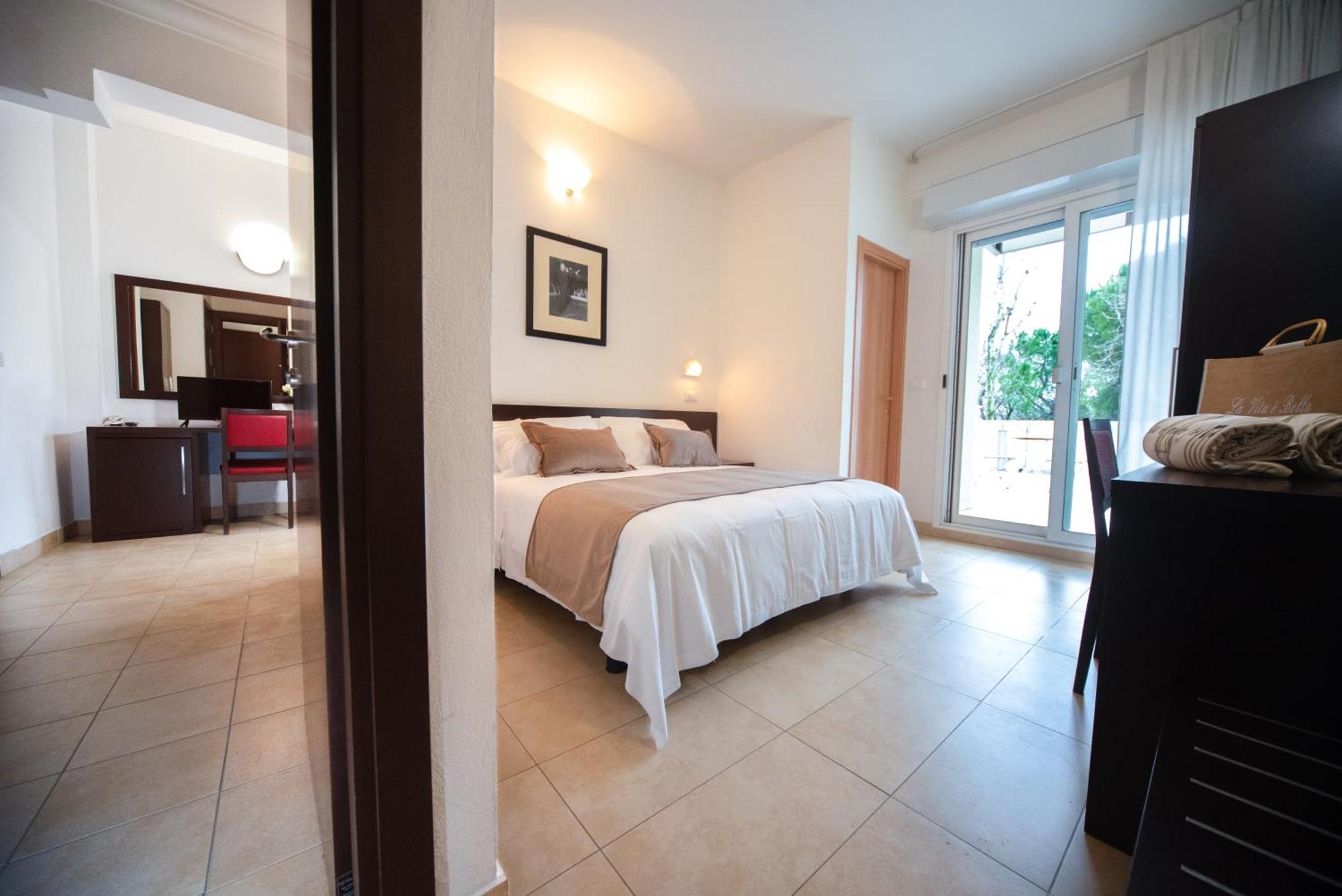 Deluxe Double or Twin Room Pool View