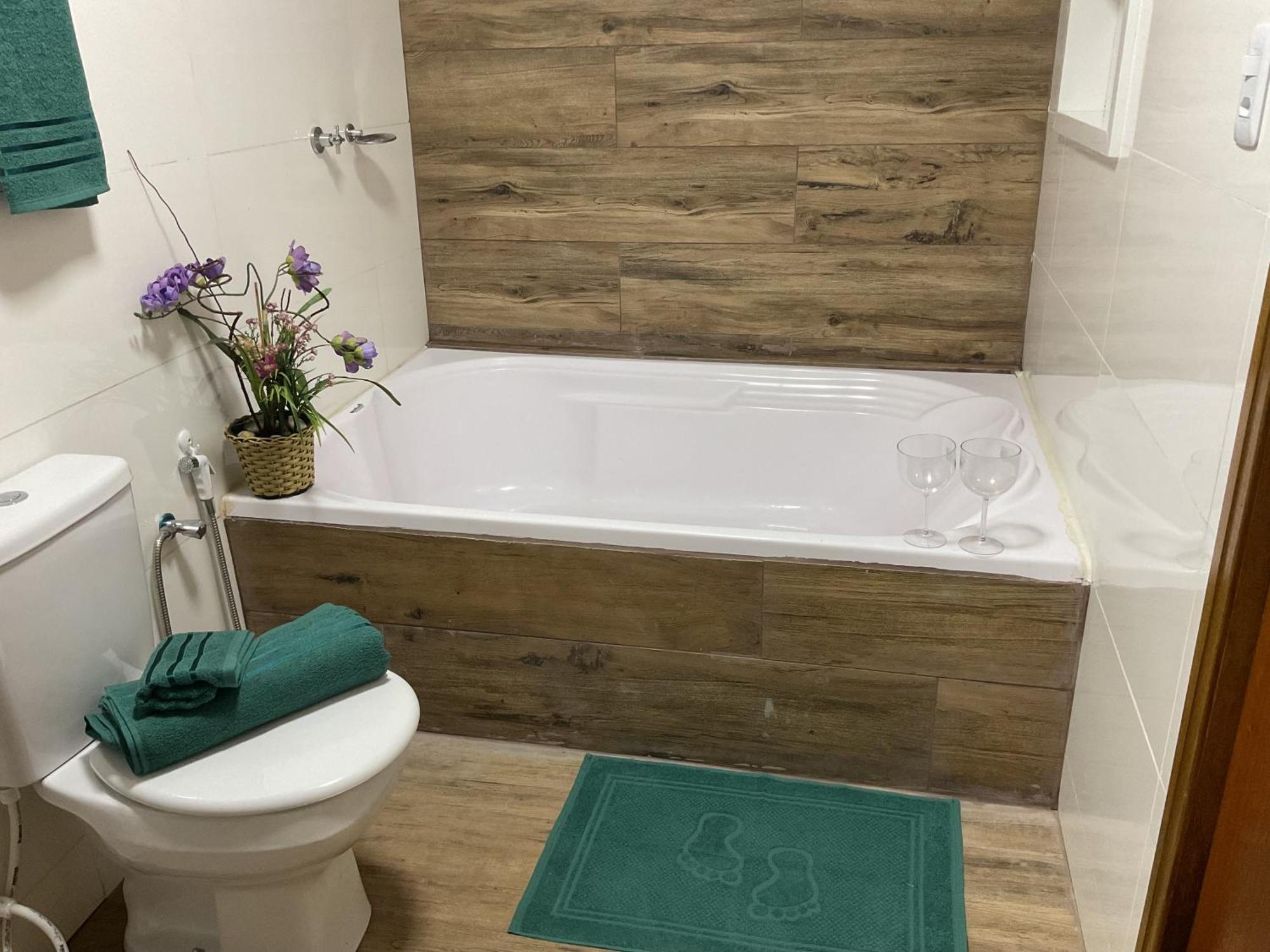 Deluxe Double Room Bath