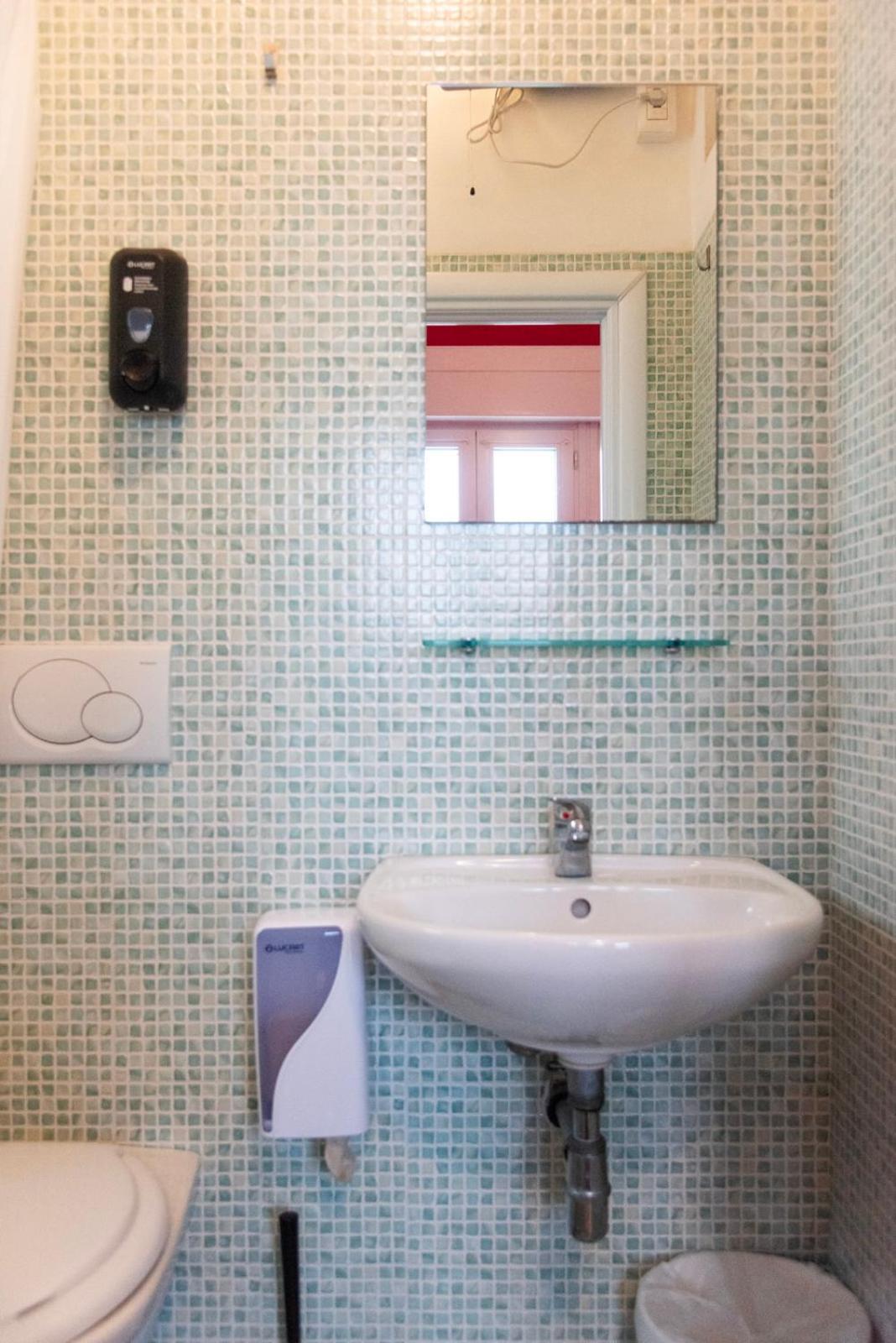 Quintuple Room Private Bathroom