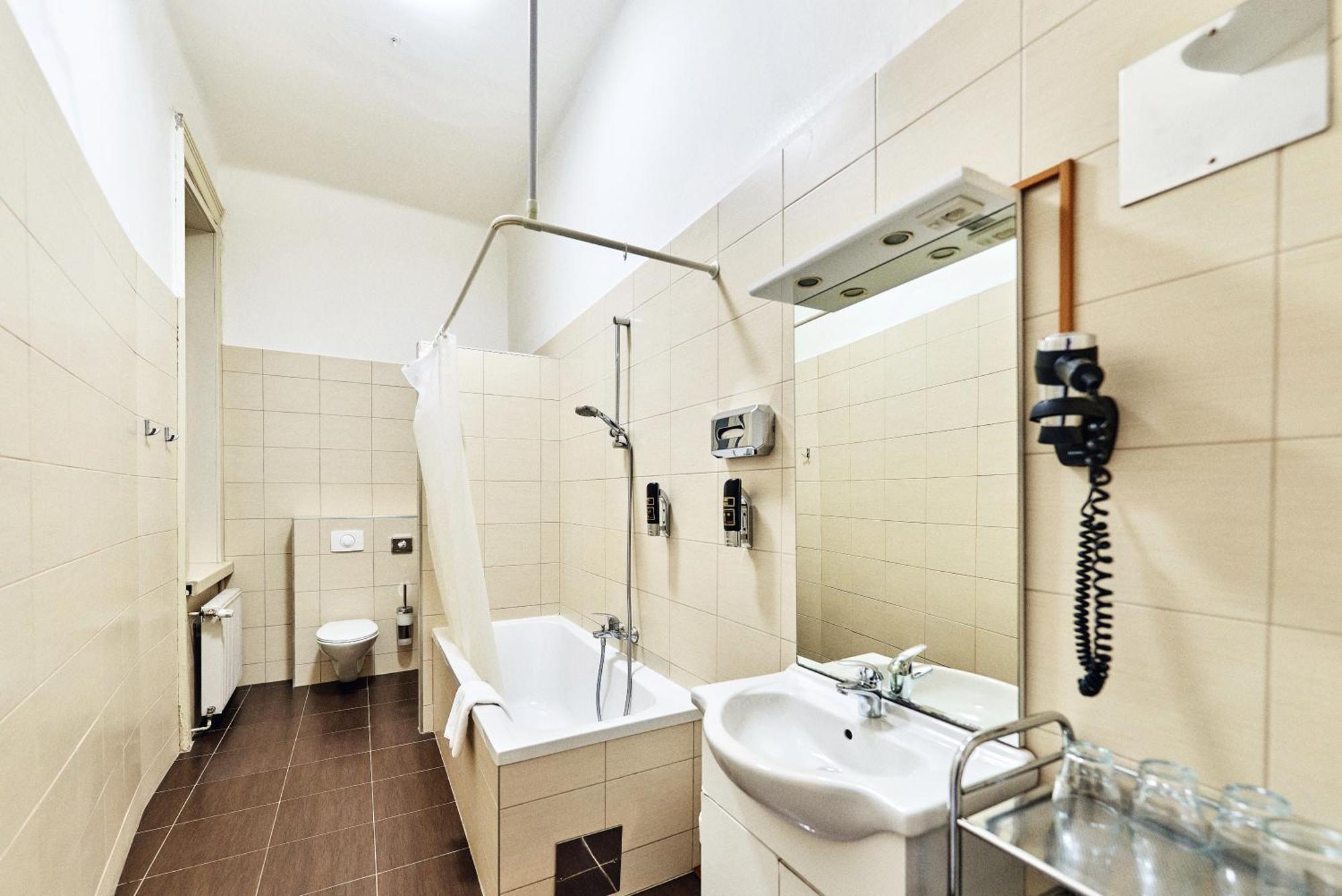 Superior Quadruple Room,1656195947:JPEG
