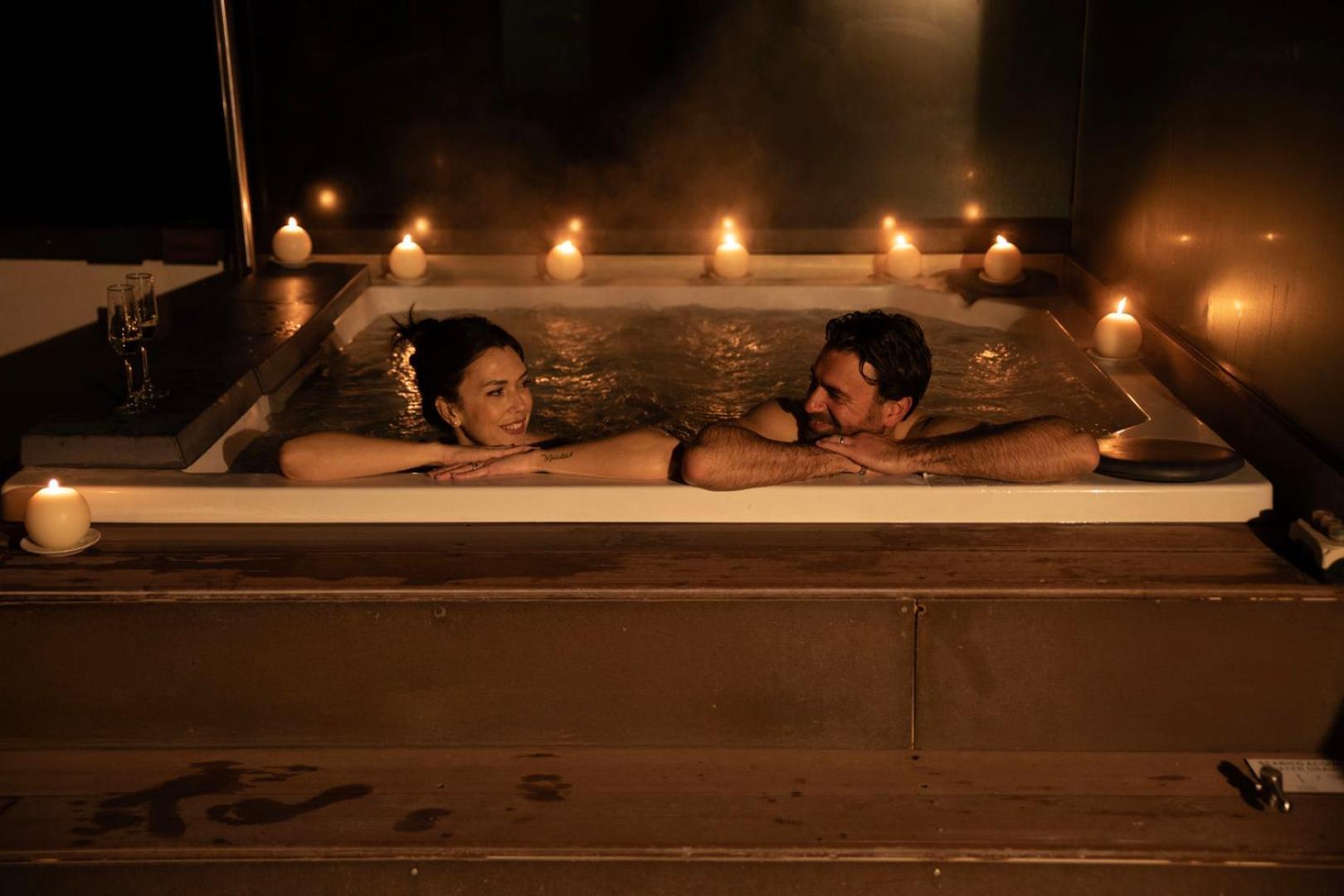 Prestige Suite Spa Bath