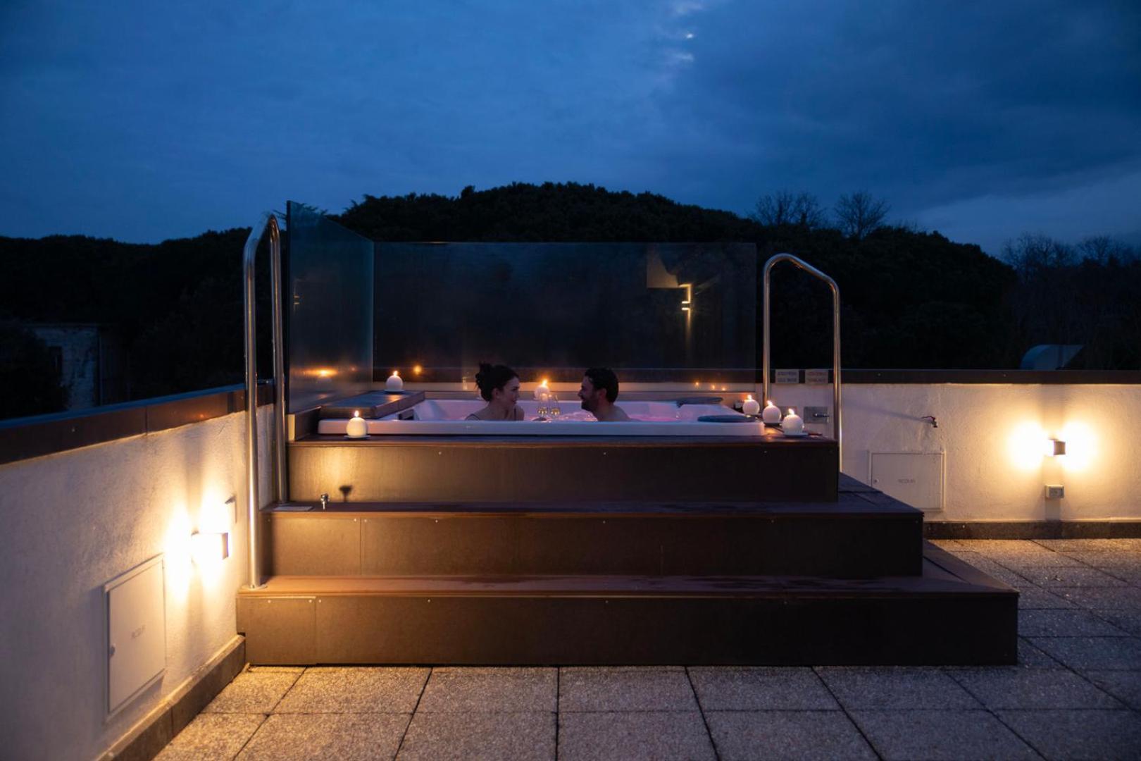 Prestige Suite Spa Bath
