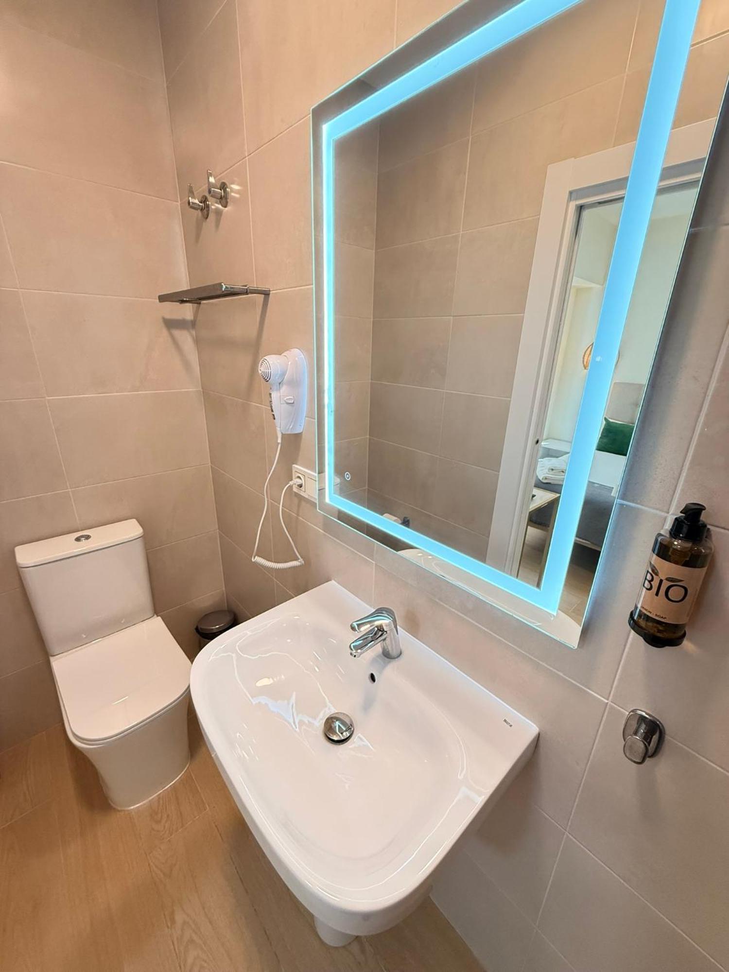 Double Room,1656837282:JPEG