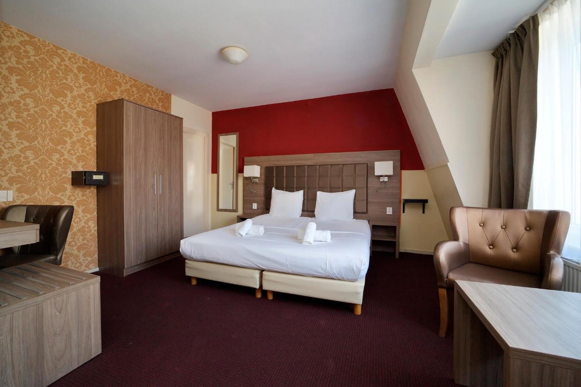 Triple Room,1722884507:JPEG