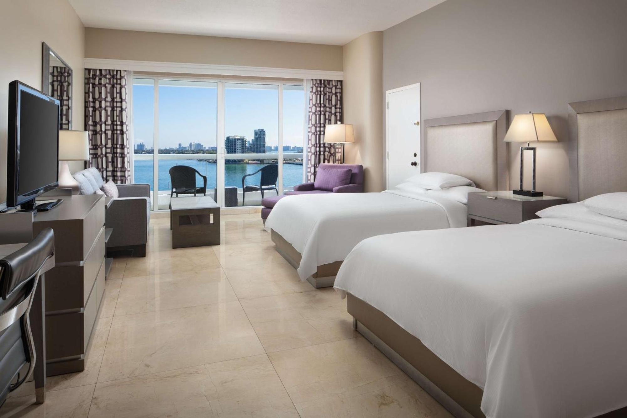 Double Room Balcony & Bay View