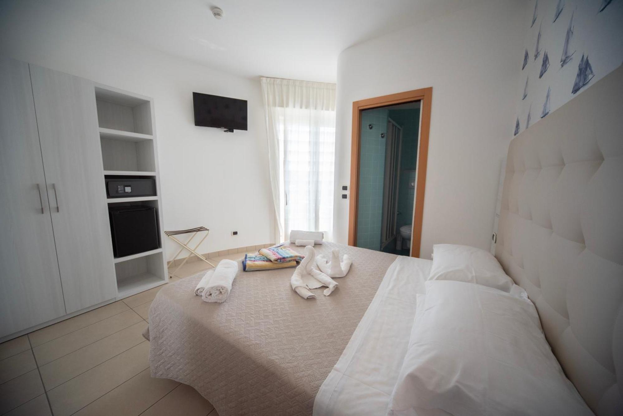 Superior Double or Twin Room,1657156966:JPEG