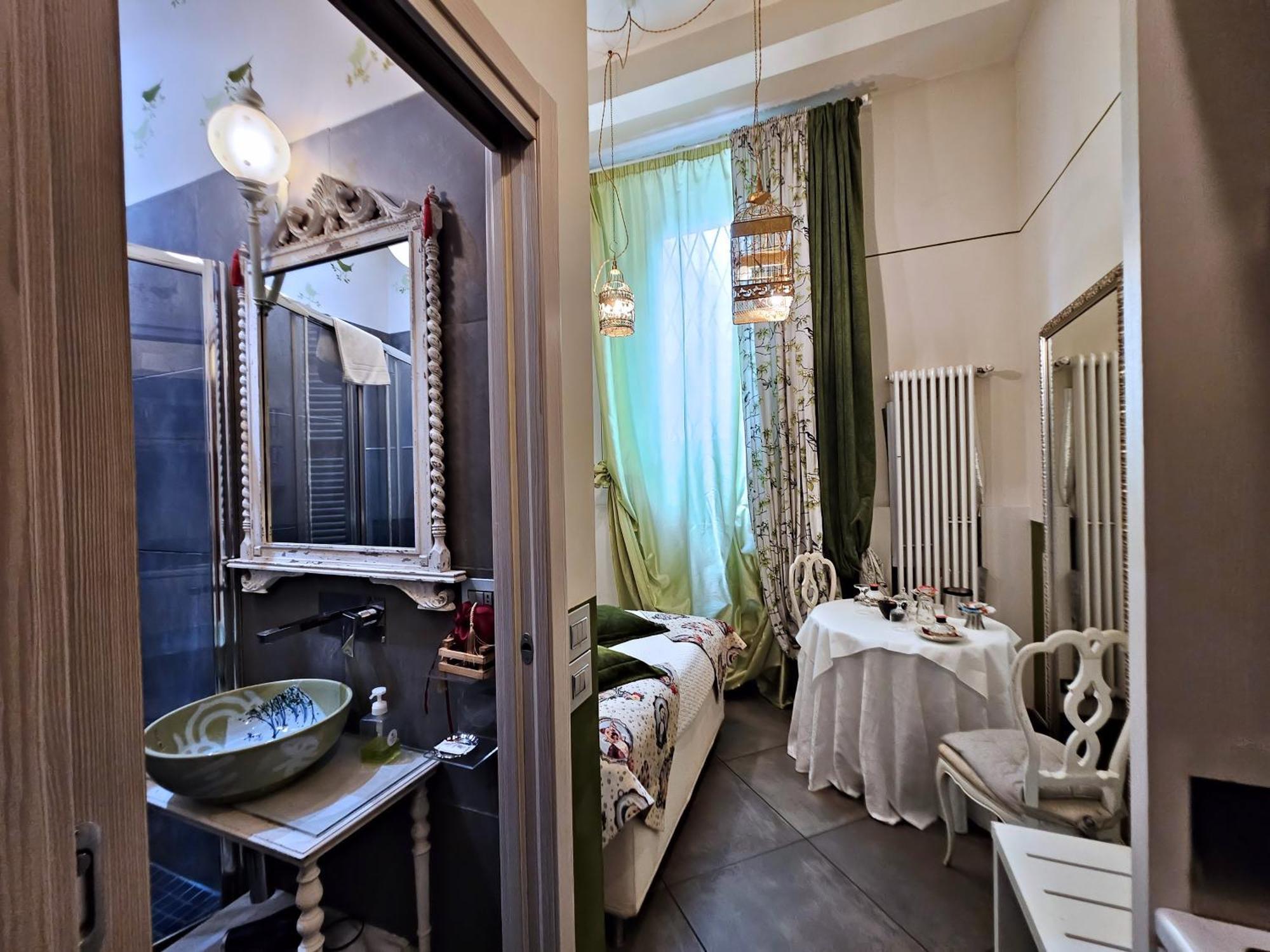 Small Double Room,1657169270:JPEG