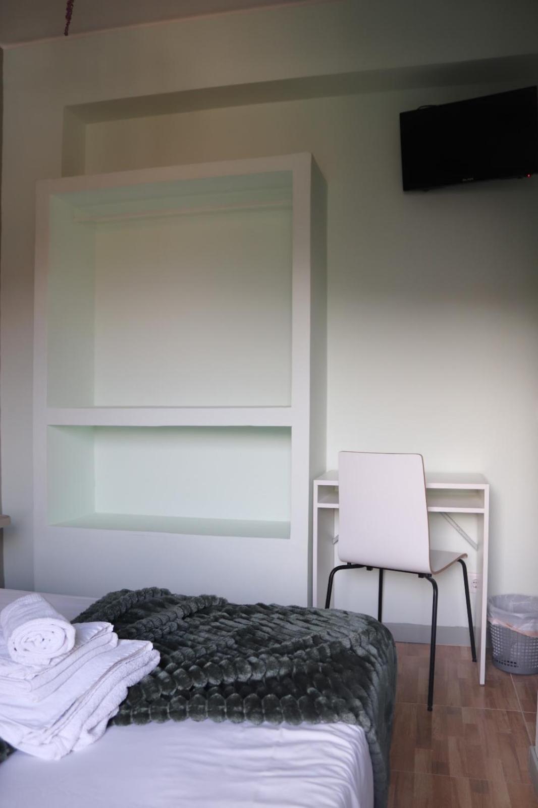 Double Room Private Bathroom