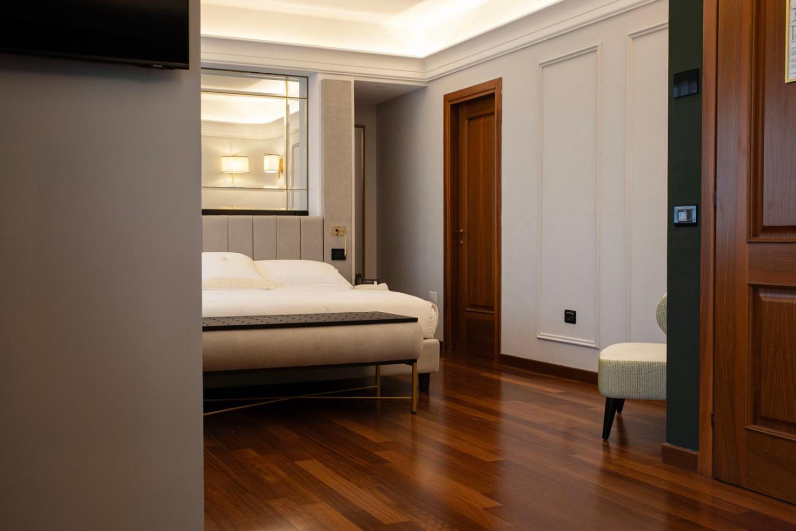 Prestige Suite Spa Bath
