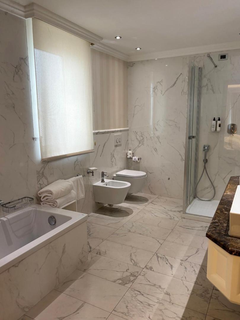 Prestige Suite Spa Bath