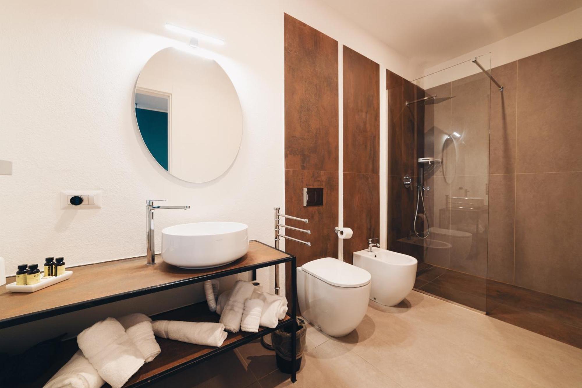Double Room,1657275184:JPEG