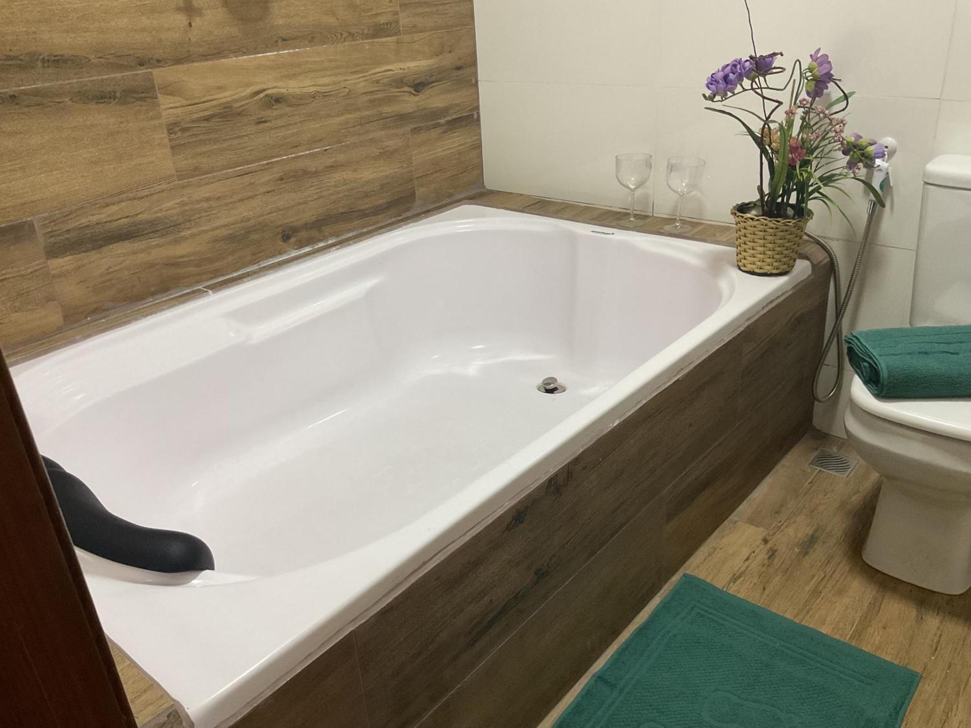 Deluxe Double Room Bath