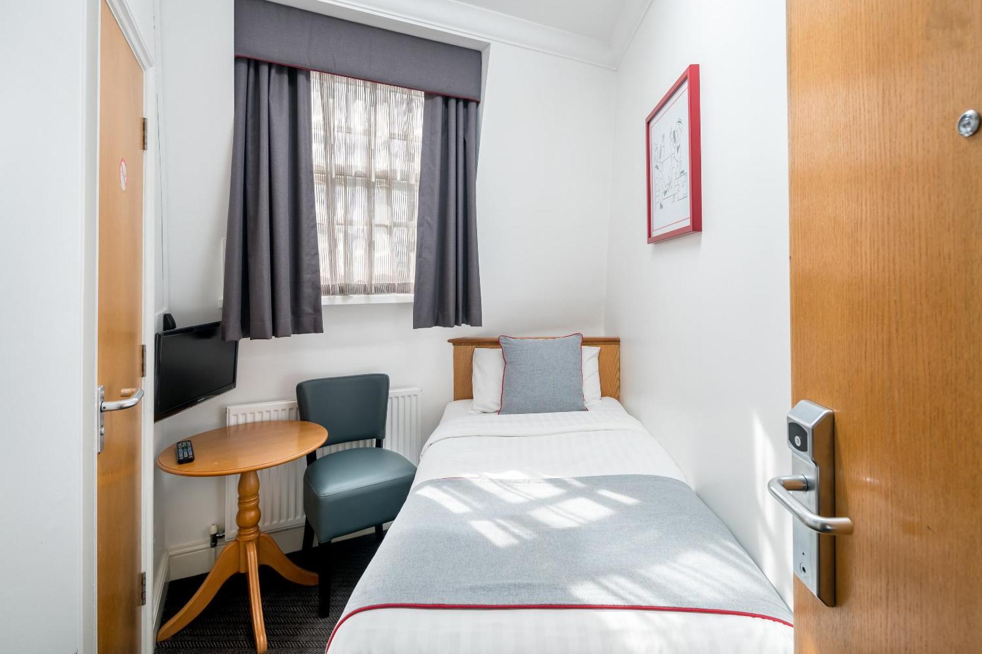 Standard Single Room,1657858410:JPEG