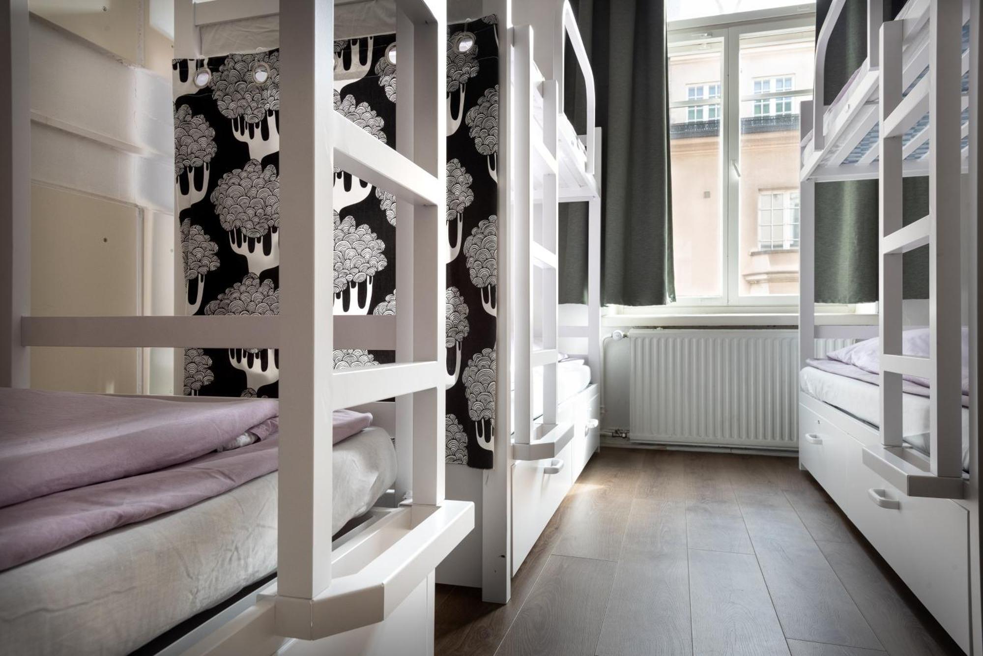 Posto Letto in Dormitorio Misto con 6 Letti