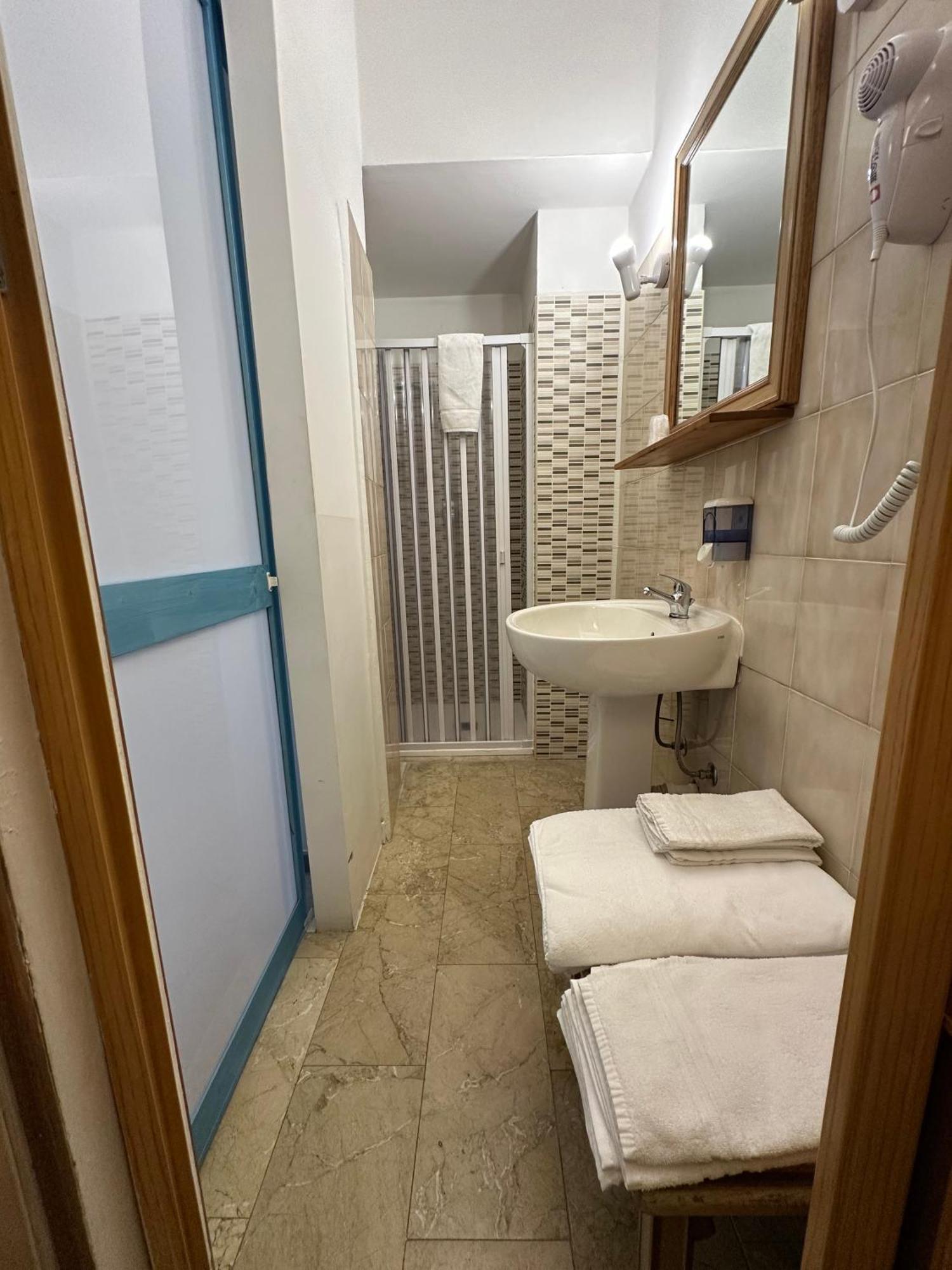 Triple Room,1658098205:JPEG