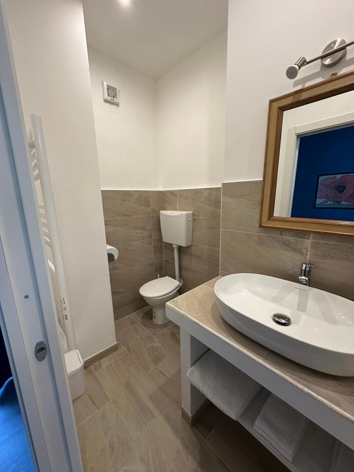Double or Twin Room,1658098212:JPEG