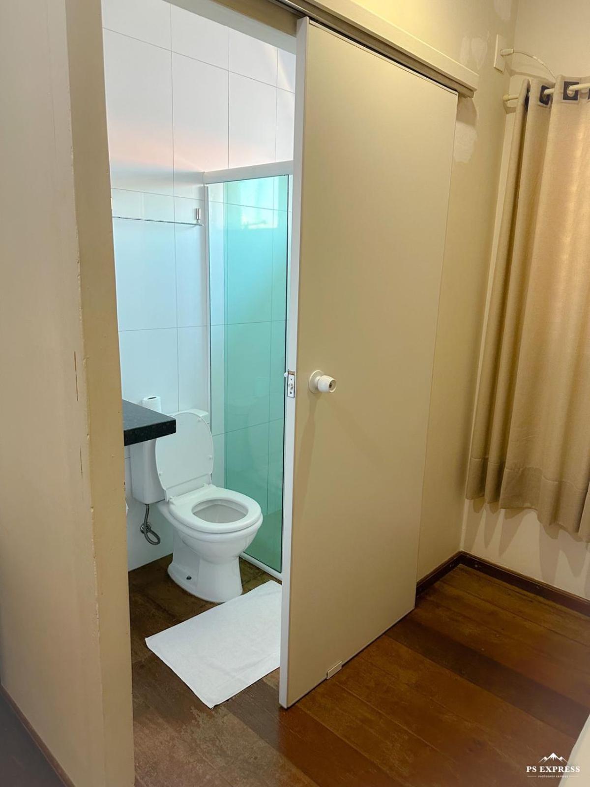 Deluxe Room,1658103029:JPEG