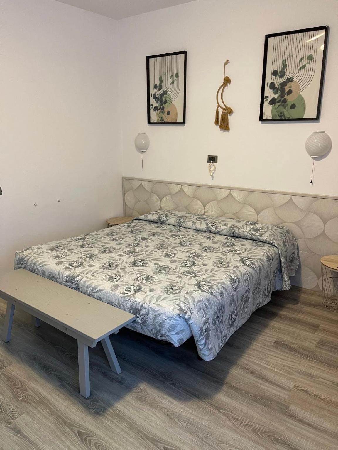 Double Room,1658118186:JPEG