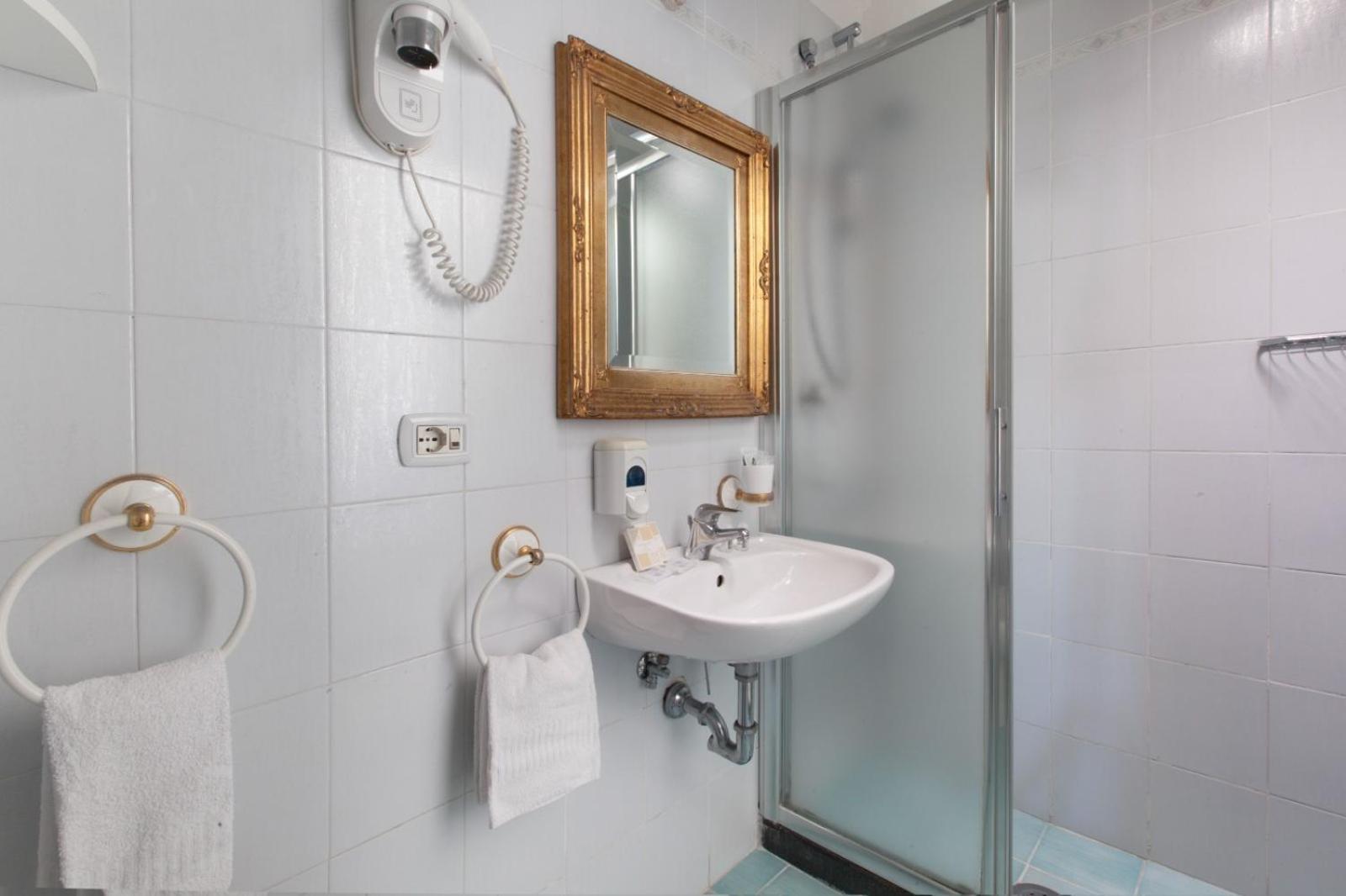 Classic Triple Room,1658548040:JPEG