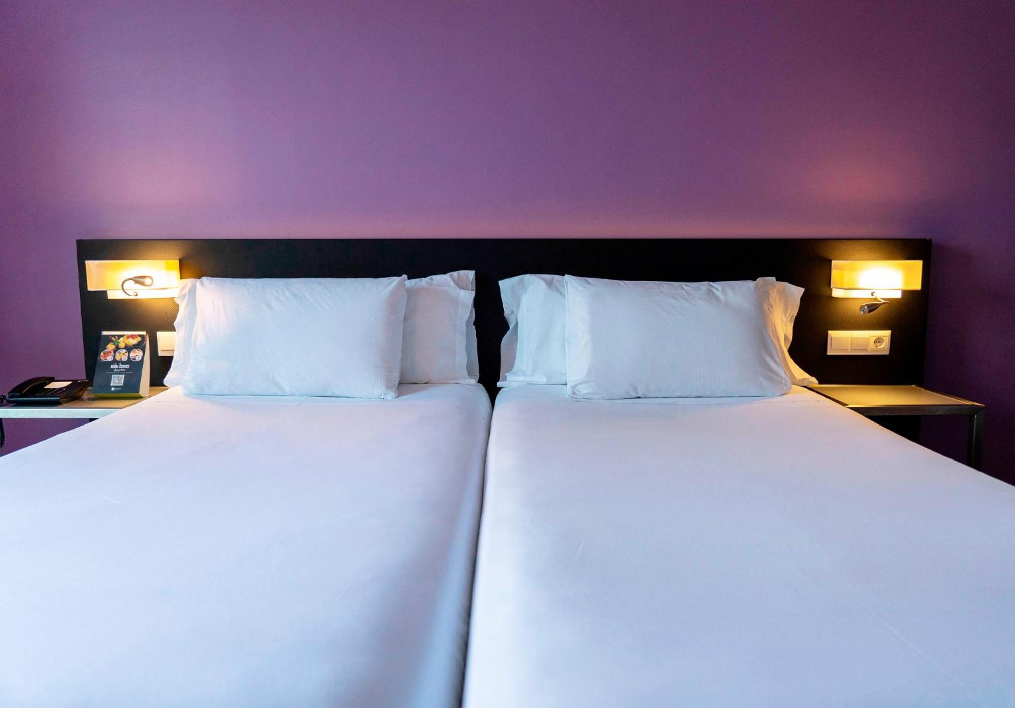 Twin Room,1654250834:JPEG