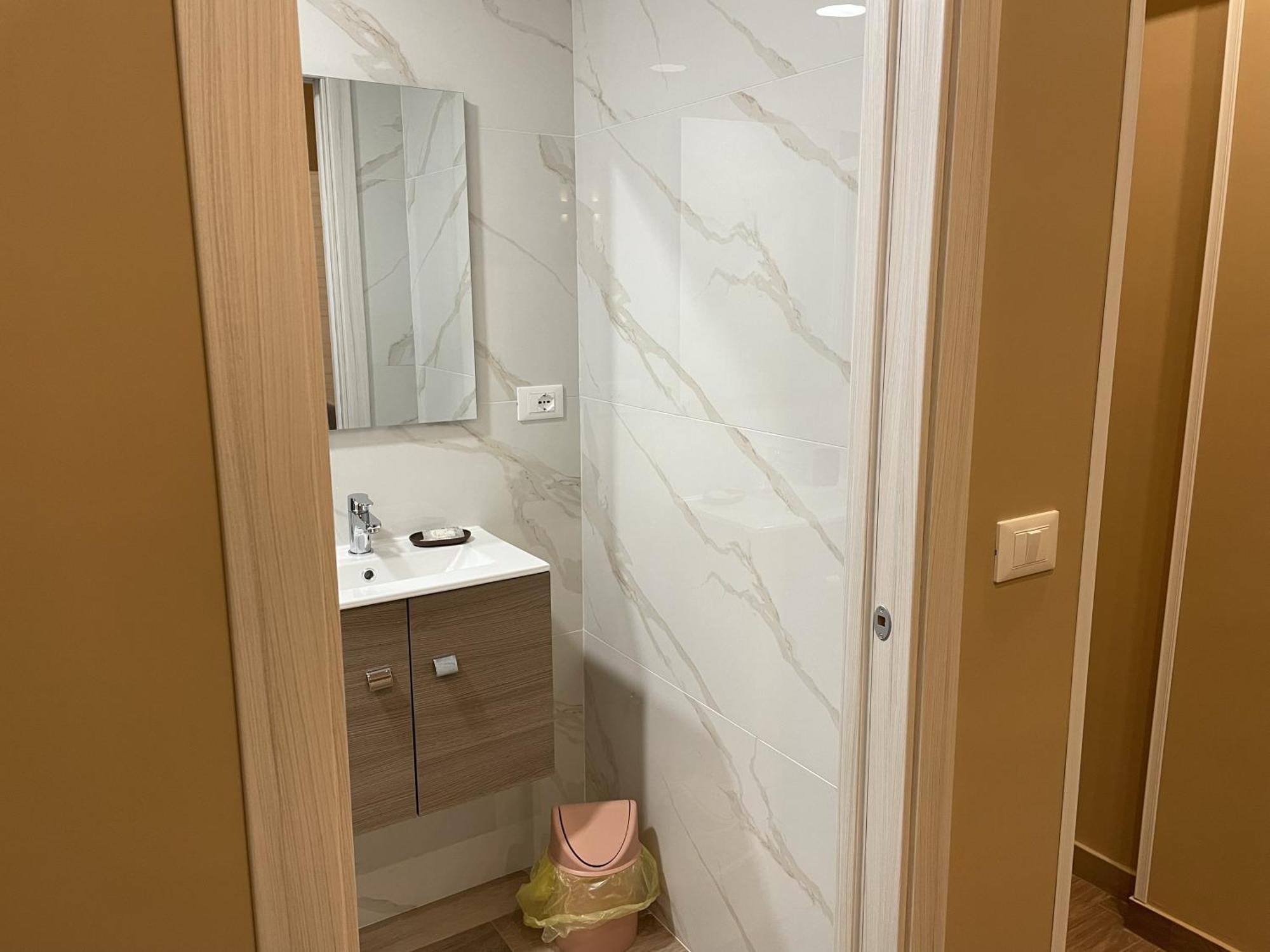 Deluxe Single Room,1658869478:JPEG