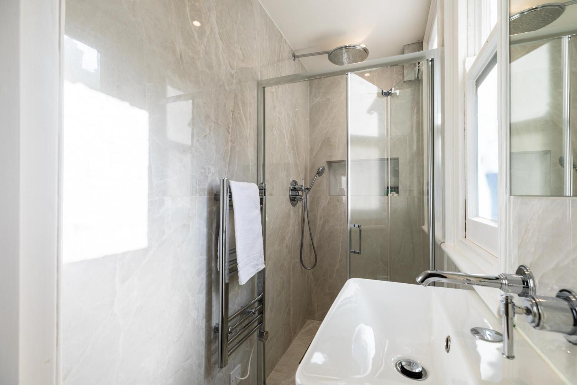 Premium Quadruple Room,1659617555:JPEG