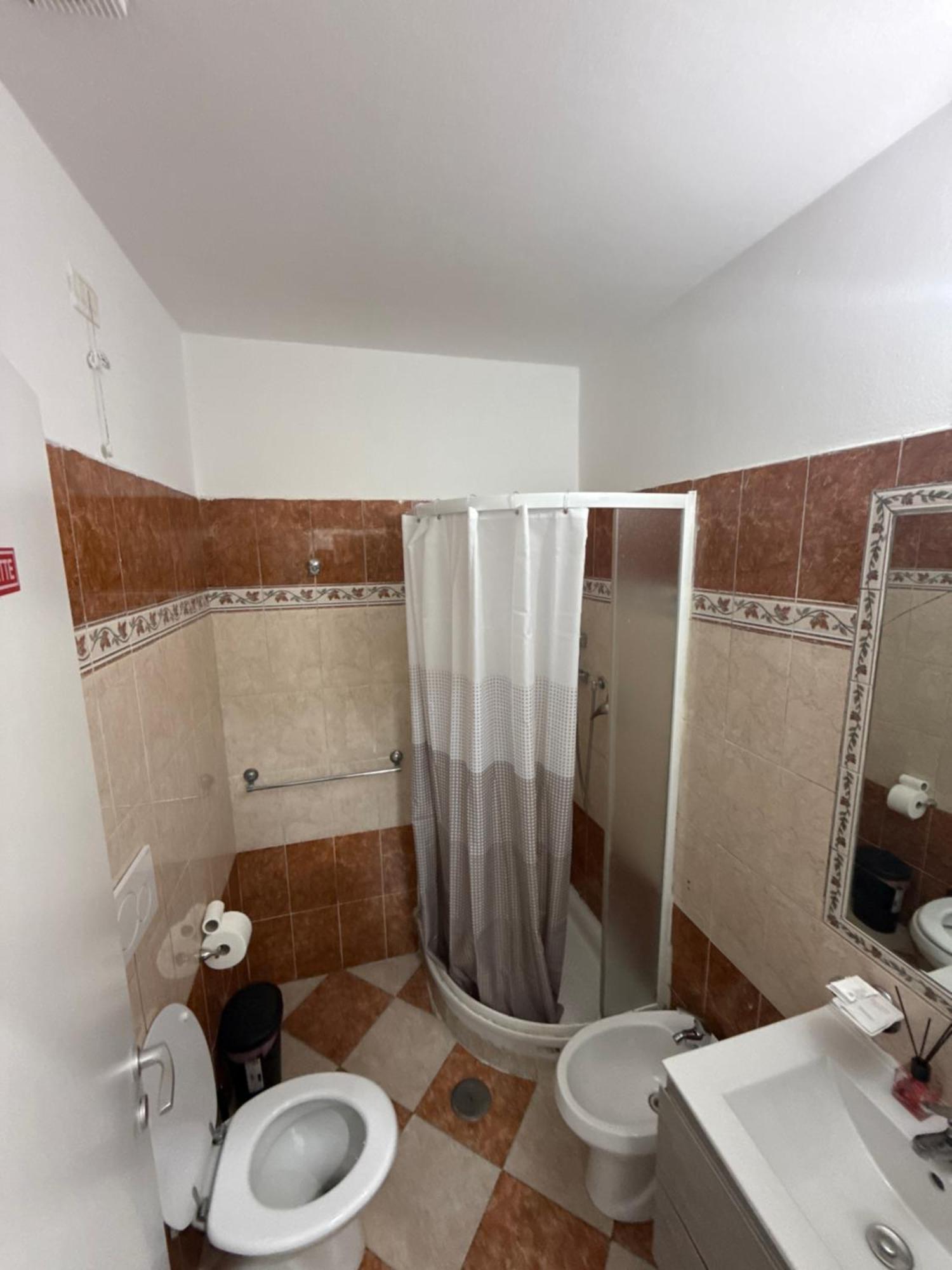 Double Room Private External Bathroom,1659932878:JPEG