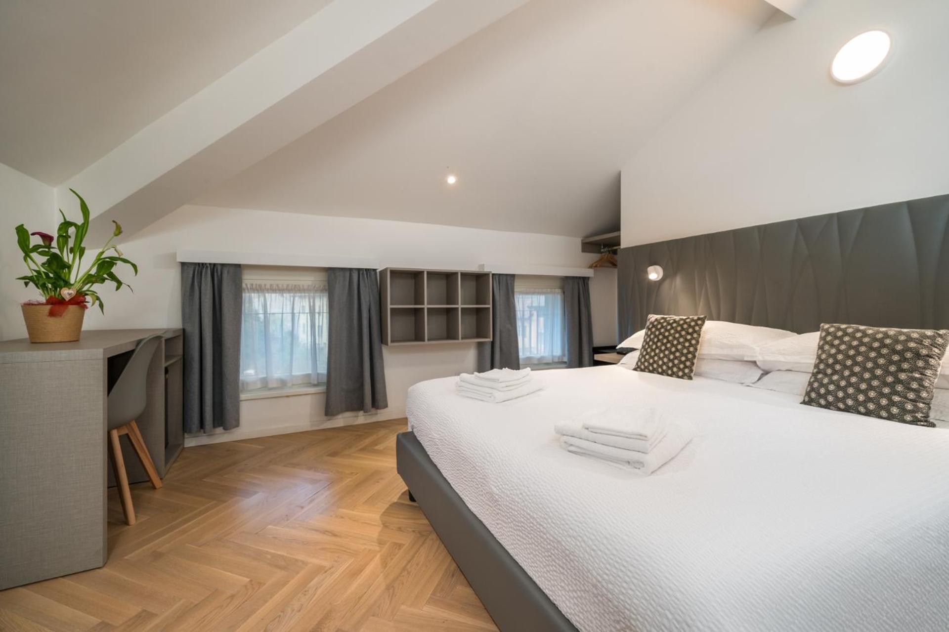 Double Room Private Bathroom