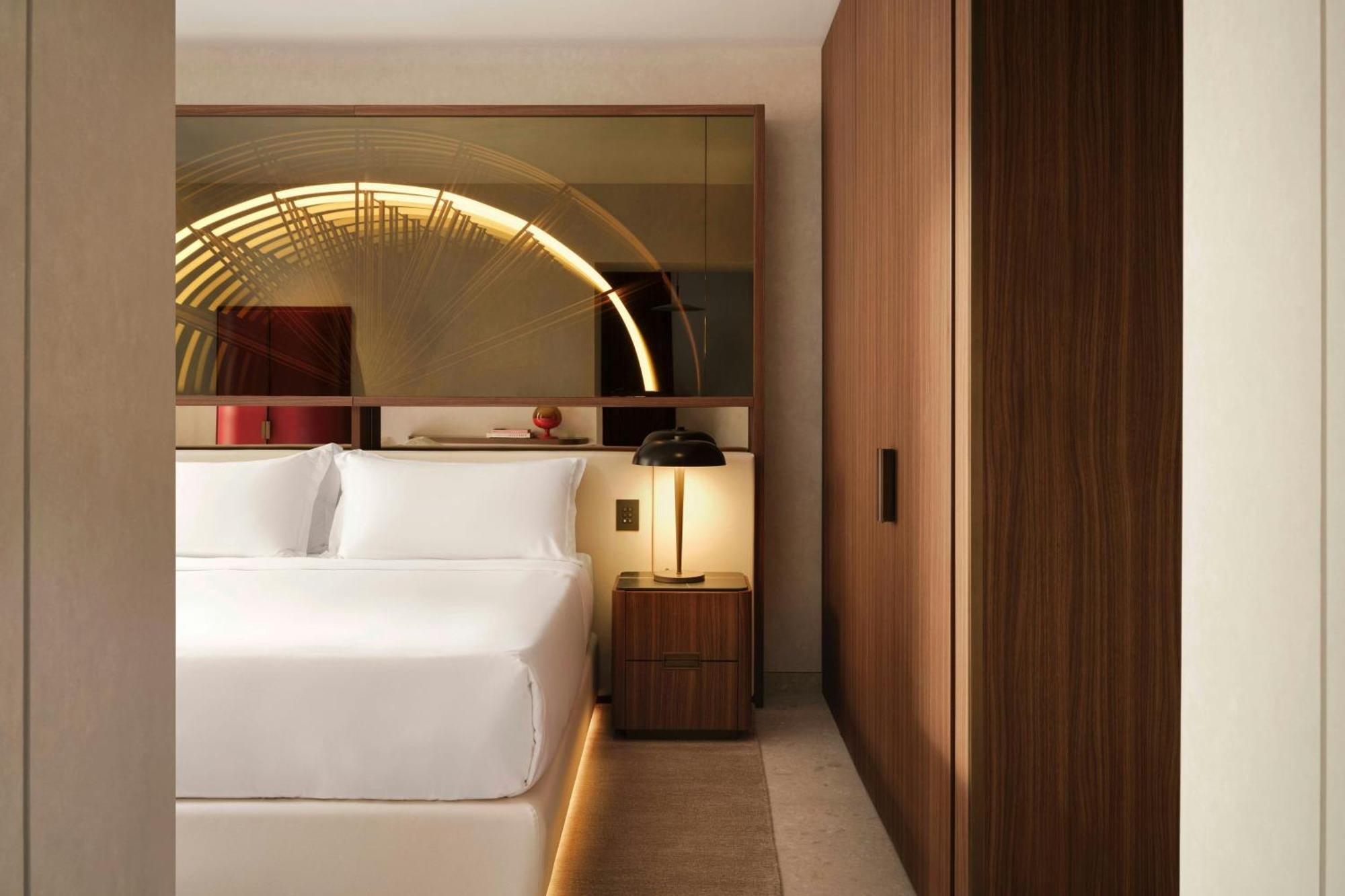 Superior Junior King Suite,1660662743:JPEG