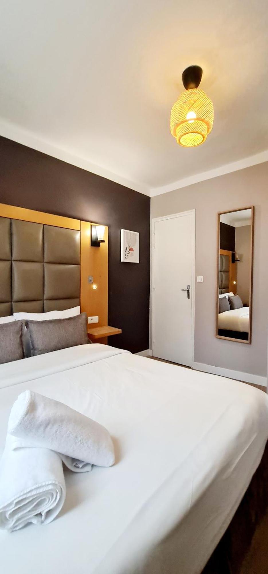 Triple Room Private Bathroom,1661125103:JPEG