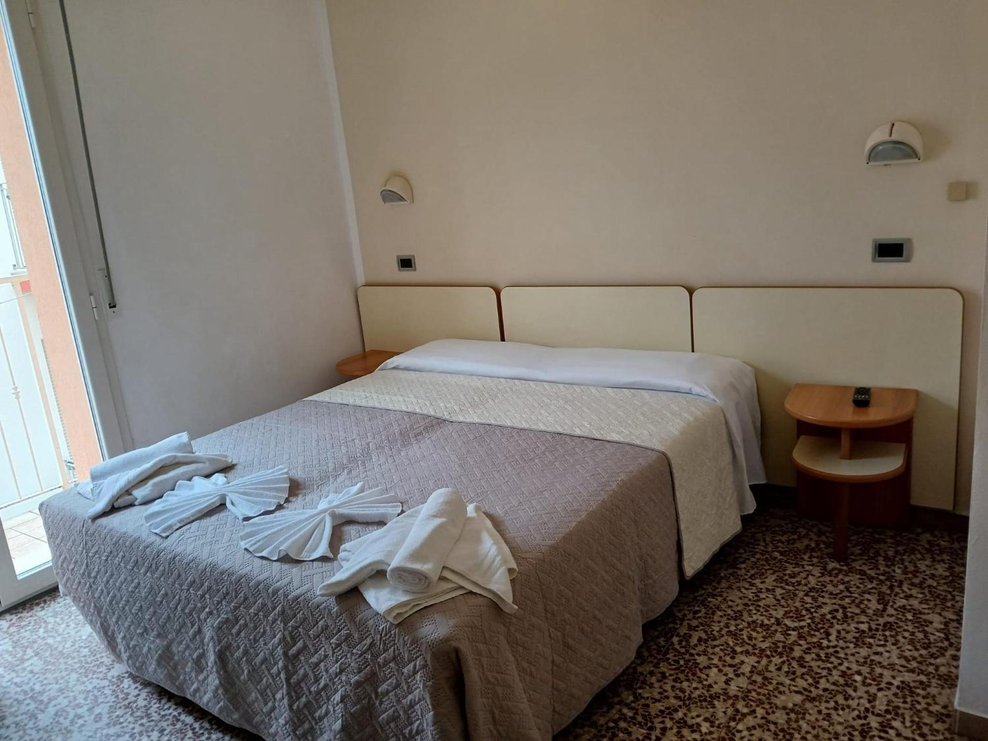 Double Room Private Bathroom