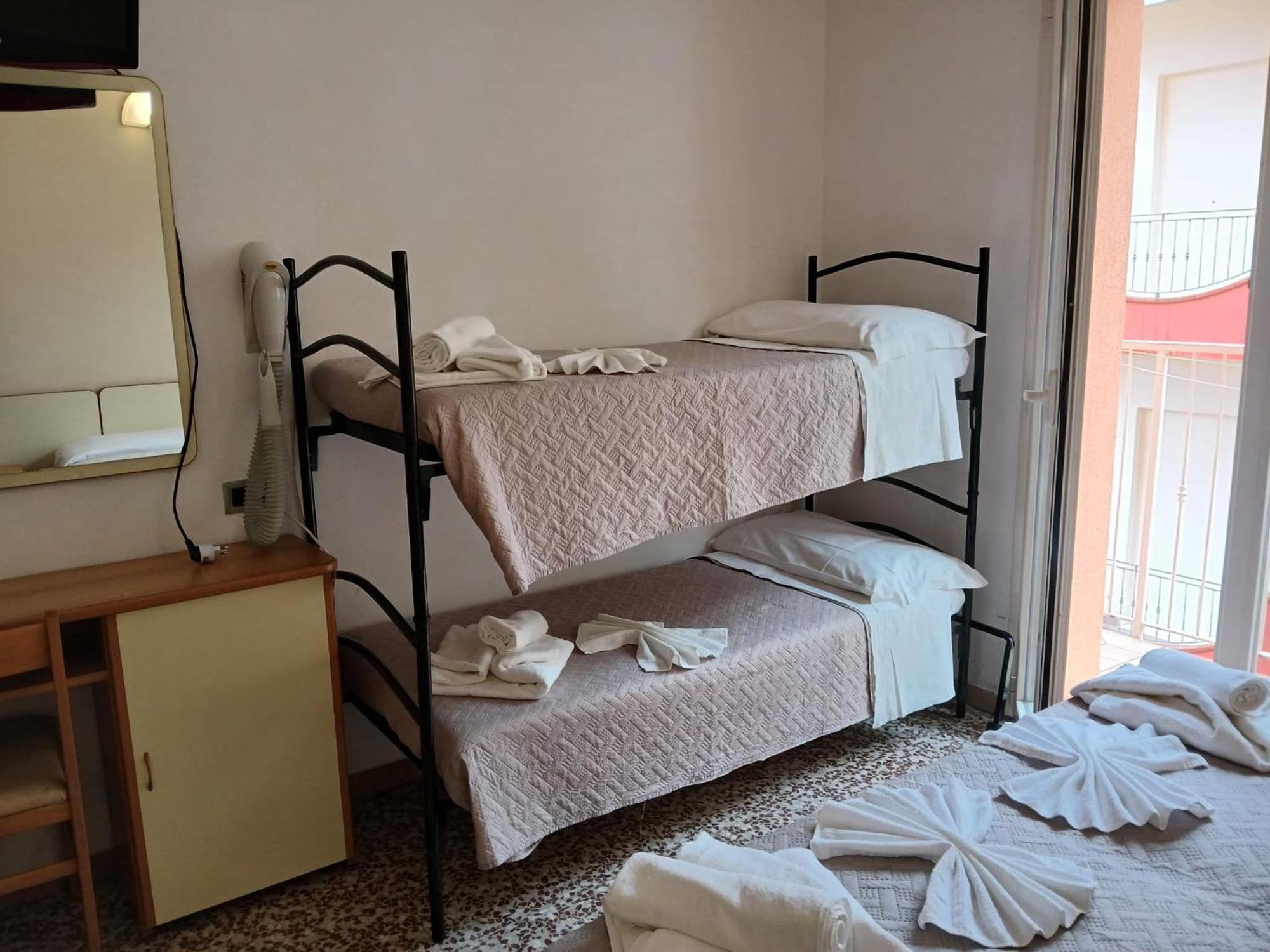 Quadruple Room Private Bathroom