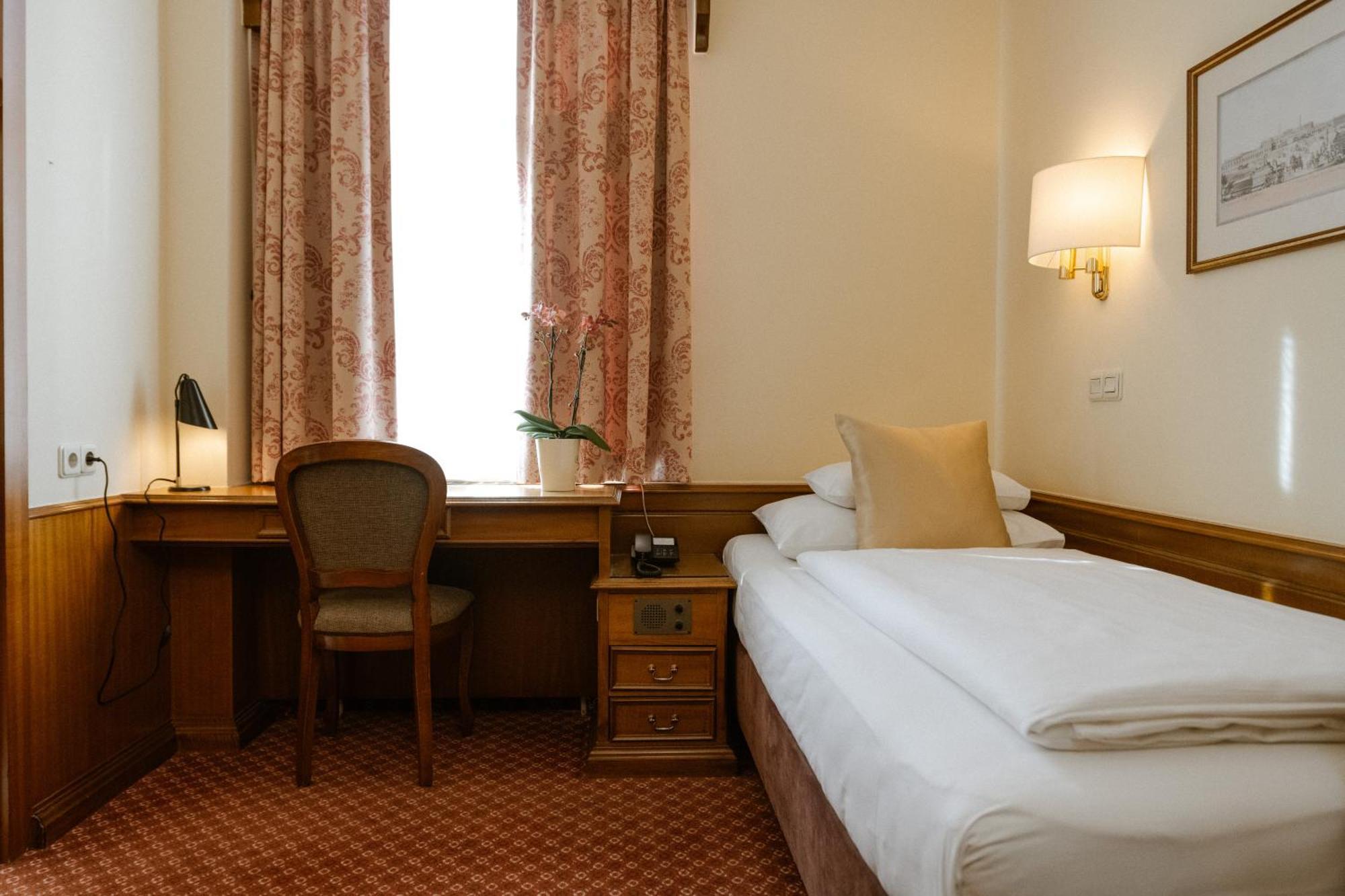 Standard Single Room,1382226449:JPEG