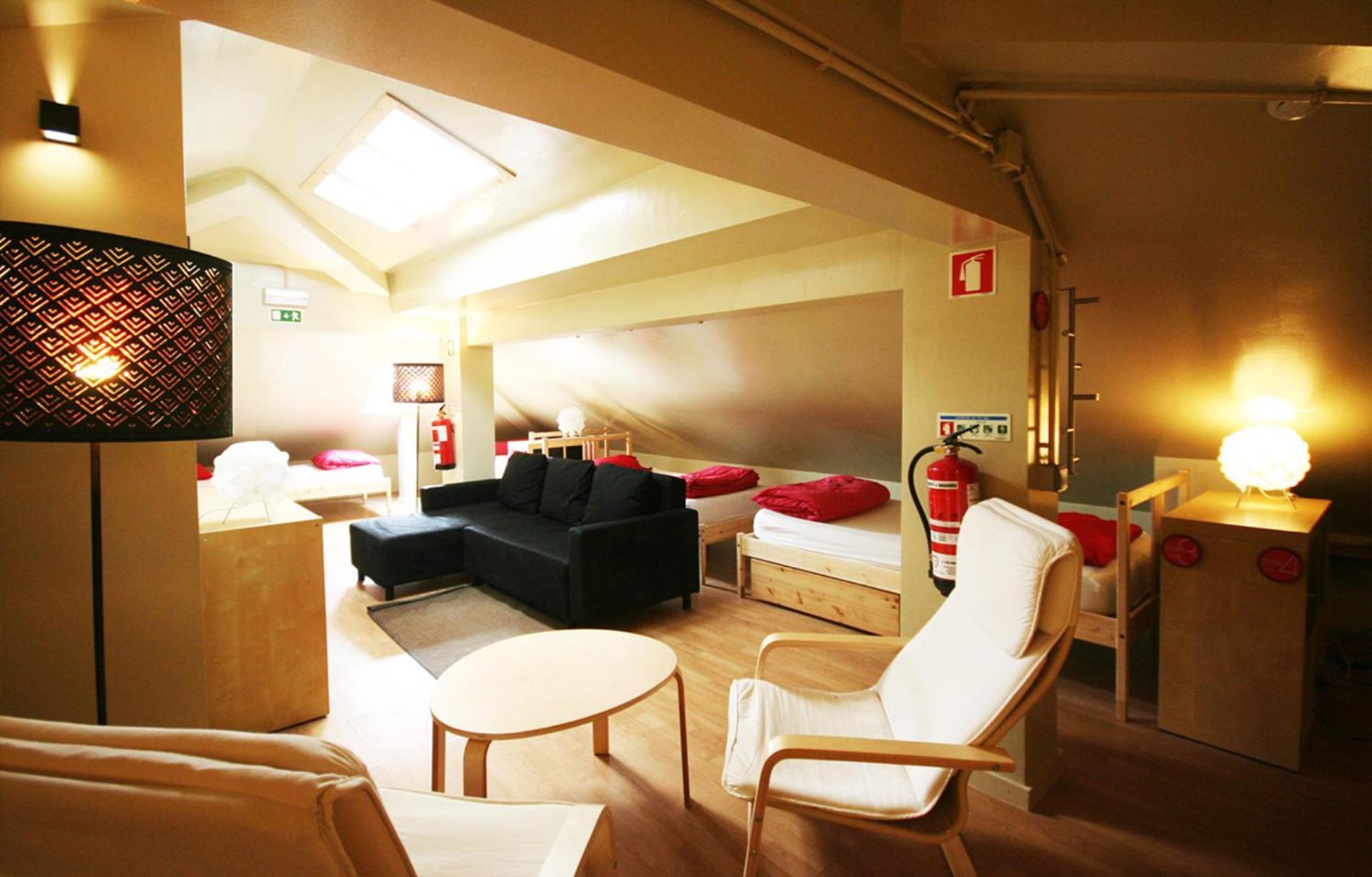 Bed 12-Bed Dormitory Room