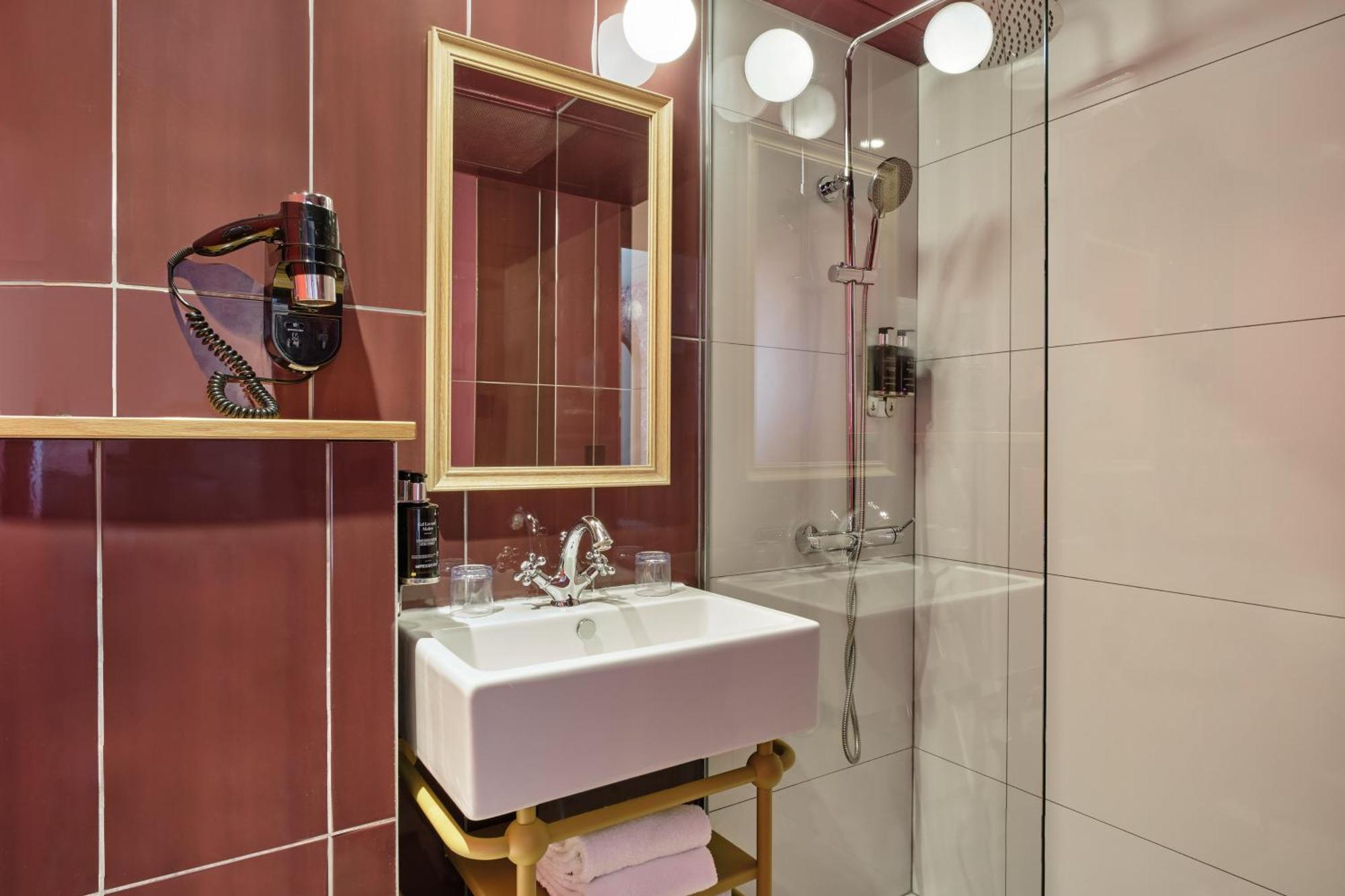 Superior Double or Twin Room,1683823136:JPEG